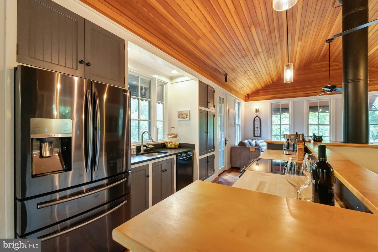 13487 MIDLANDS FARM LN, LOVETTSVILLE, Virginia 20180, 3 Bedrooms Bedrooms, ,2 BathroomsBathrooms,Residential,For sale,13487 MIDLANDS FARM LN,VALO2097336 MLS # VALO2097336
