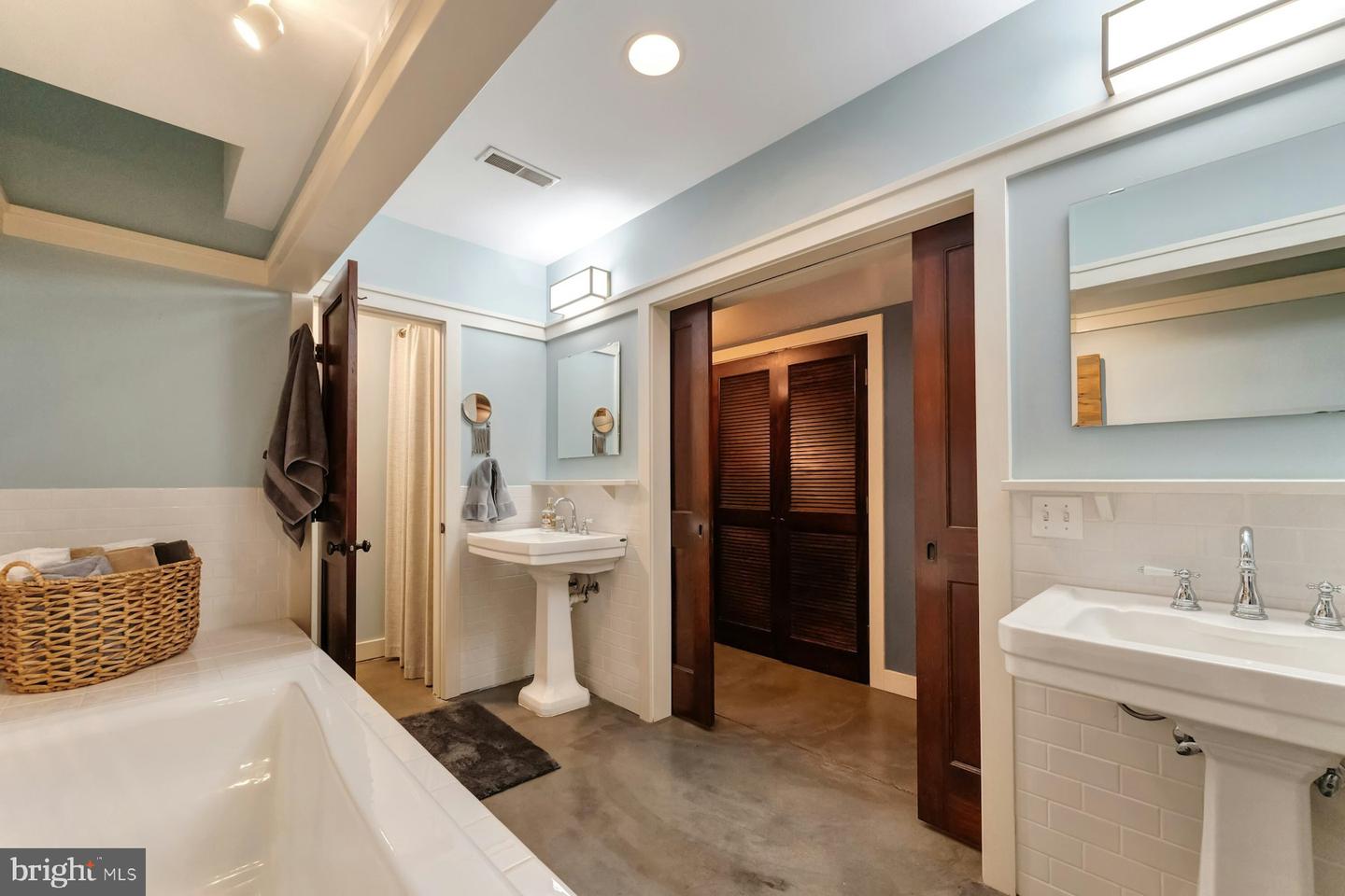 13487 MIDLANDS FARM LN, LOVETTSVILLE, Virginia 20180, 3 Bedrooms Bedrooms, ,2 BathroomsBathrooms,Residential,For sale,13487 MIDLANDS FARM LN,VALO2097336 MLS # VALO2097336