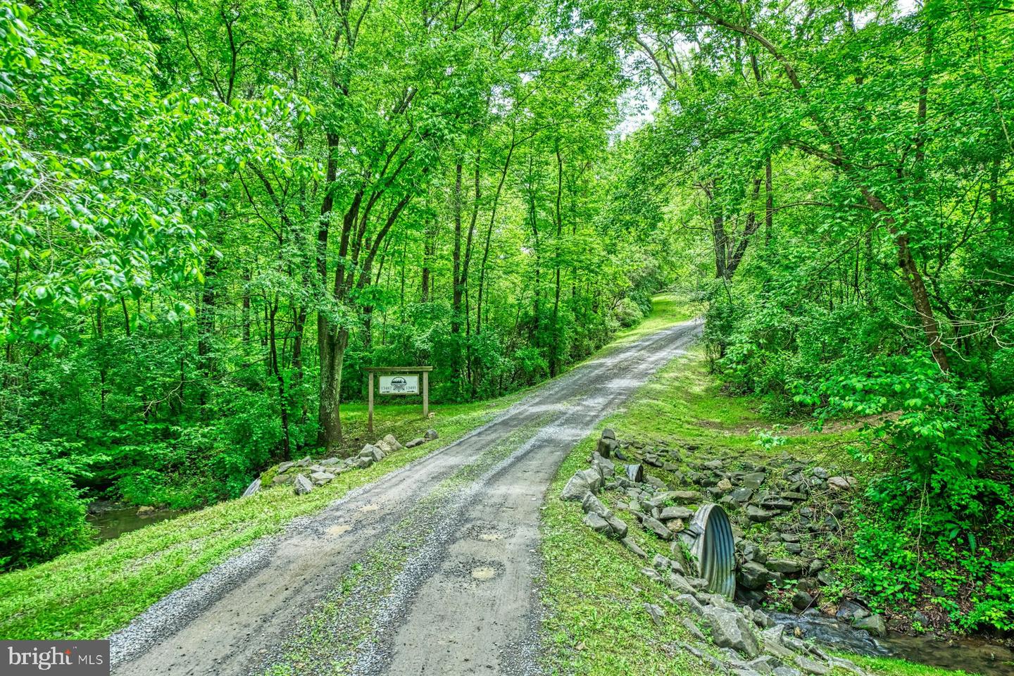 13487 MIDLANDS FARM LN, LOVETTSVILLE, Virginia 20180, 3 Bedrooms Bedrooms, ,2 BathroomsBathrooms,Residential,For sale,13487 MIDLANDS FARM LN,VALO2097336 MLS # VALO2097336