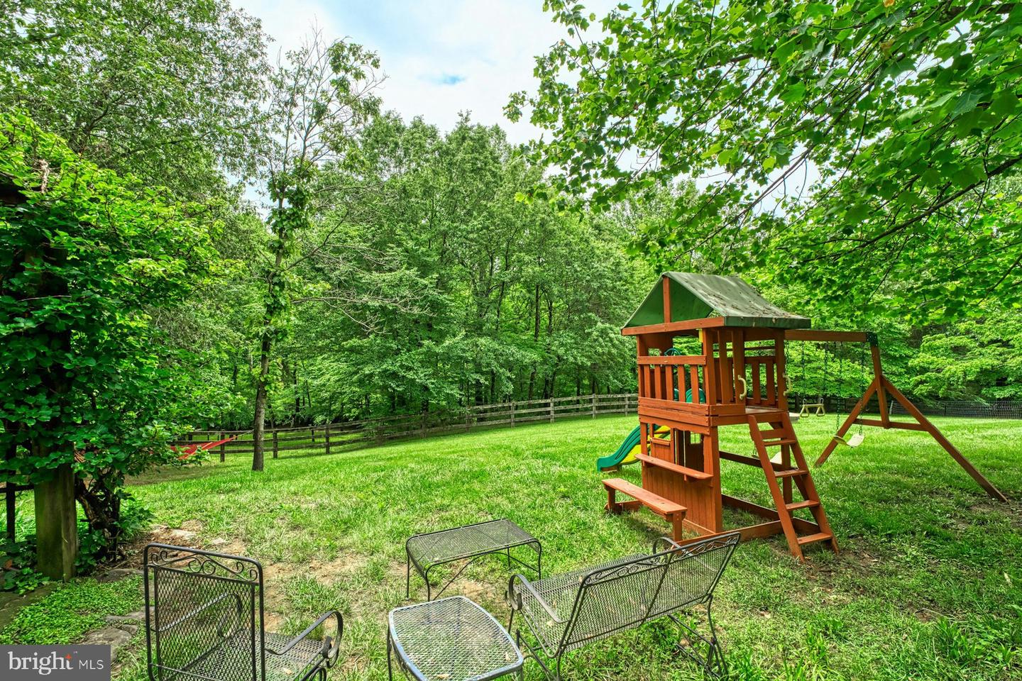 13487 MIDLANDS FARM LN, LOVETTSVILLE, Virginia 20180, 3 Bedrooms Bedrooms, ,2 BathroomsBathrooms,Residential,For sale,13487 MIDLANDS FARM LN,VALO2097336 MLS # VALO2097336