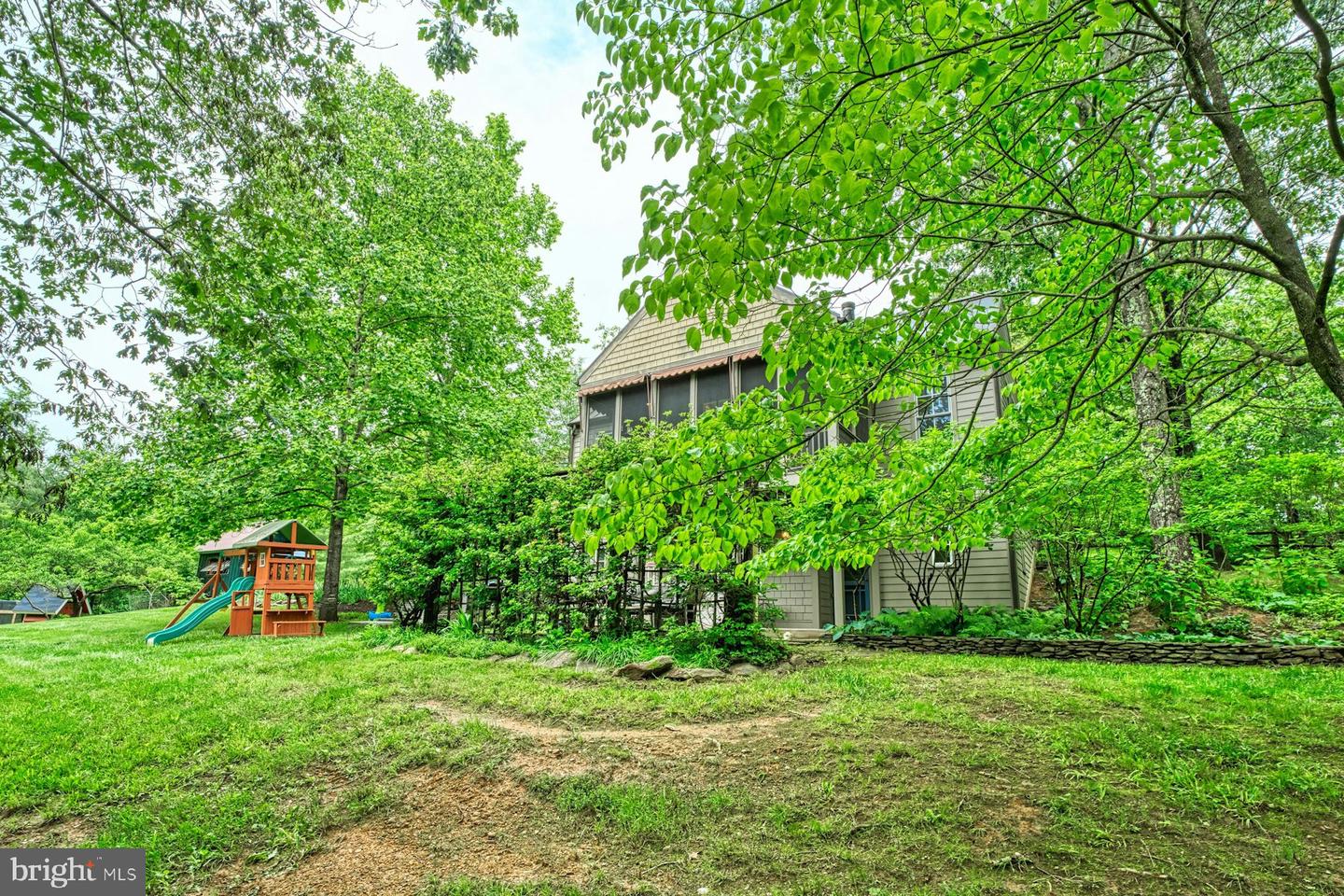 13487 MIDLANDS FARM LN, LOVETTSVILLE, Virginia 20180, 3 Bedrooms Bedrooms, ,2 BathroomsBathrooms,Residential,For sale,13487 MIDLANDS FARM LN,VALO2097336 MLS # VALO2097336