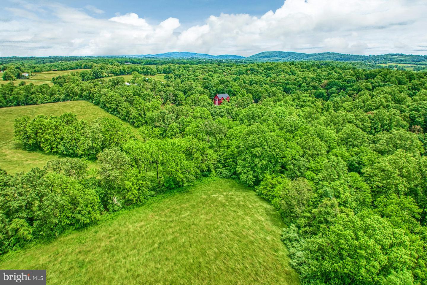 13487 MIDLANDS FARM LN, LOVETTSVILLE, Virginia 20180, 3 Bedrooms Bedrooms, ,2 BathroomsBathrooms,Residential,For sale,13487 MIDLANDS FARM LN,VALO2097336 MLS # VALO2097336