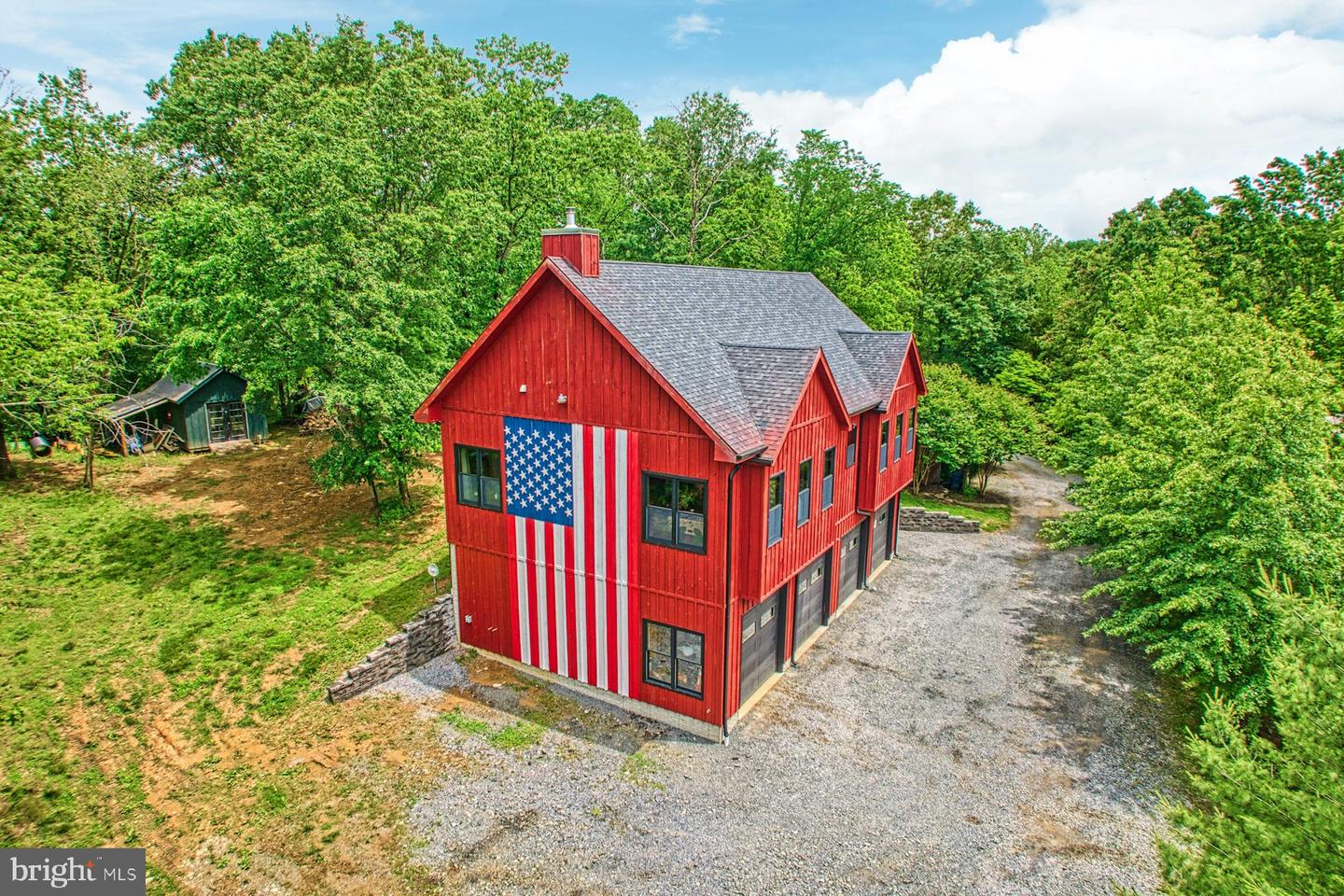 13487 MIDLANDS FARM LN, LOVETTSVILLE, Virginia 20180, 3 Bedrooms Bedrooms, ,2 BathroomsBathrooms,Residential,For sale,13487 MIDLANDS FARM LN,VALO2097336 MLS # VALO2097336