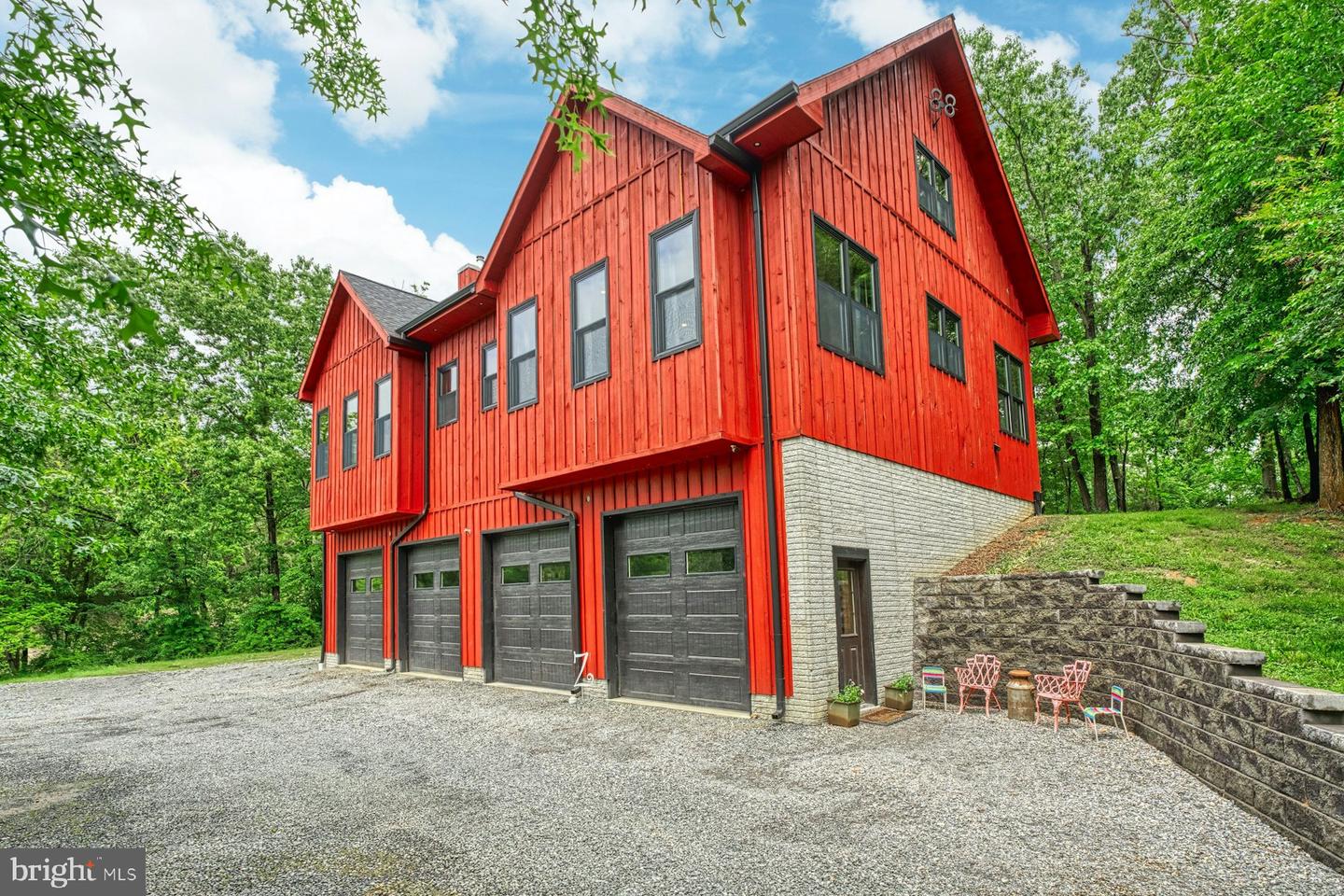 13487 MIDLANDS FARM LN, LOVETTSVILLE, Virginia 20180, 3 Bedrooms Bedrooms, ,2 BathroomsBathrooms,Residential,For sale,13487 MIDLANDS FARM LN,VALO2097336 MLS # VALO2097336