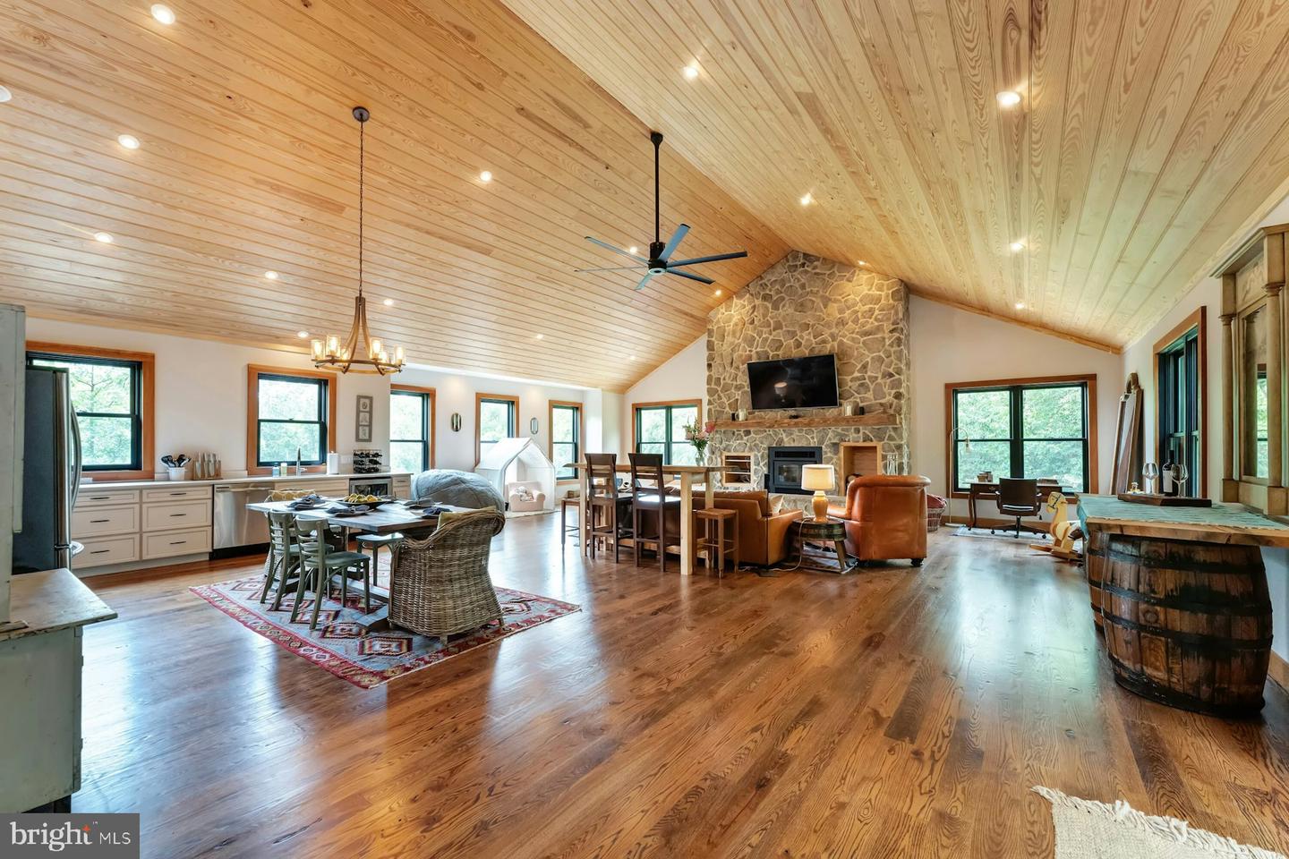 13487 MIDLANDS FARM LN, LOVETTSVILLE, Virginia 20180, 3 Bedrooms Bedrooms, ,2 BathroomsBathrooms,Residential,For sale,13487 MIDLANDS FARM LN,VALO2097336 MLS # VALO2097336