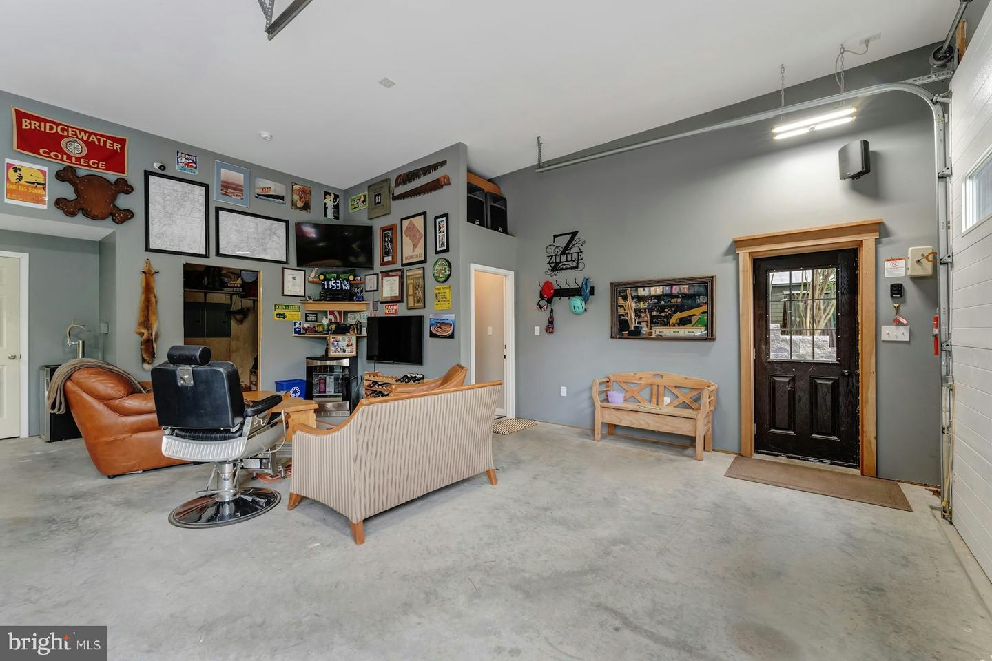 13487 MIDLANDS FARM LN, LOVETTSVILLE, Virginia 20180, 3 Bedrooms Bedrooms, ,2 BathroomsBathrooms,Residential,For sale,13487 MIDLANDS FARM LN,VALO2097336 MLS # VALO2097336