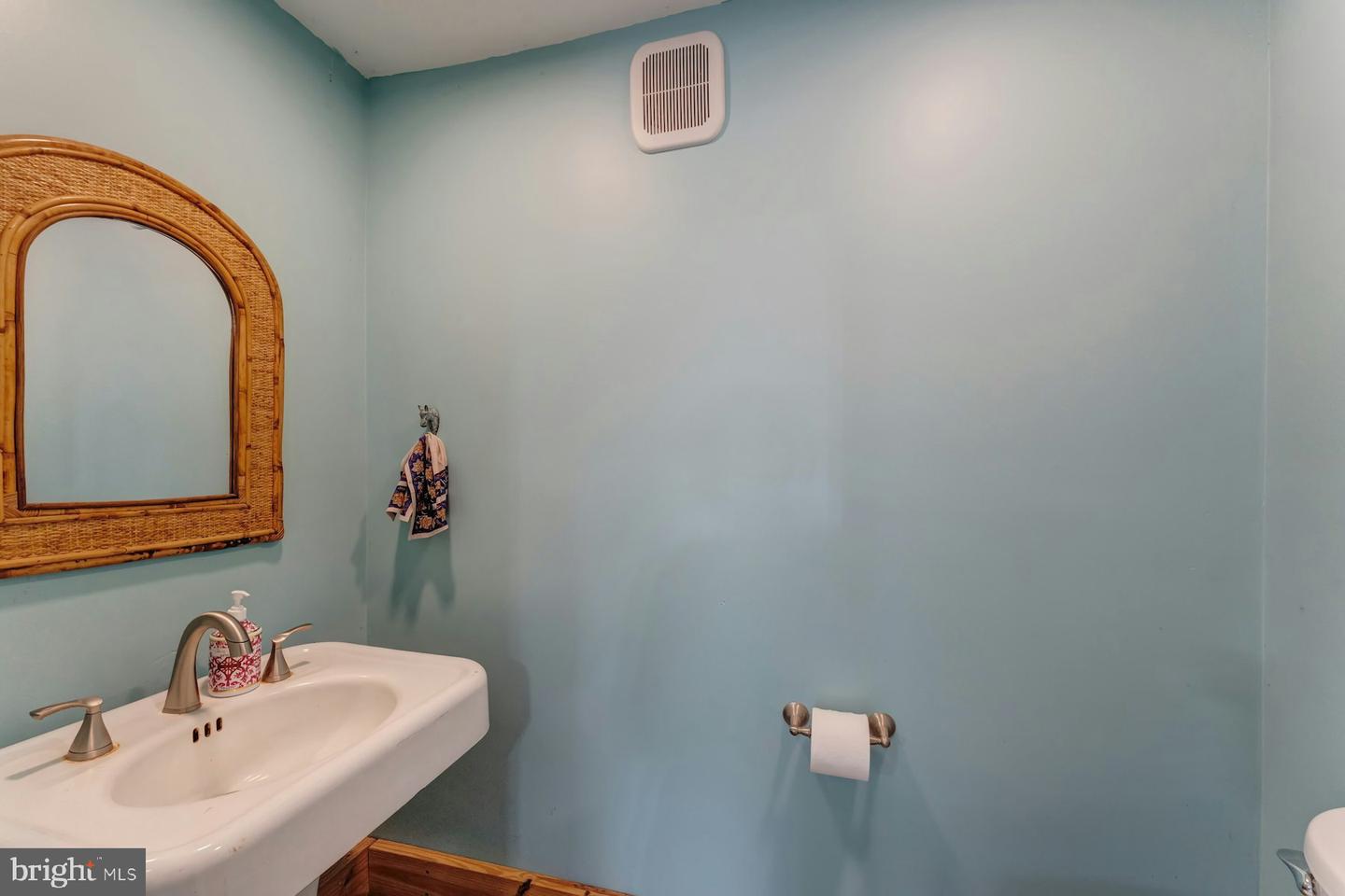 13487 MIDLANDS FARM LN, LOVETTSVILLE, Virginia 20180, 3 Bedrooms Bedrooms, ,2 BathroomsBathrooms,Residential,For sale,13487 MIDLANDS FARM LN,VALO2097336 MLS # VALO2097336