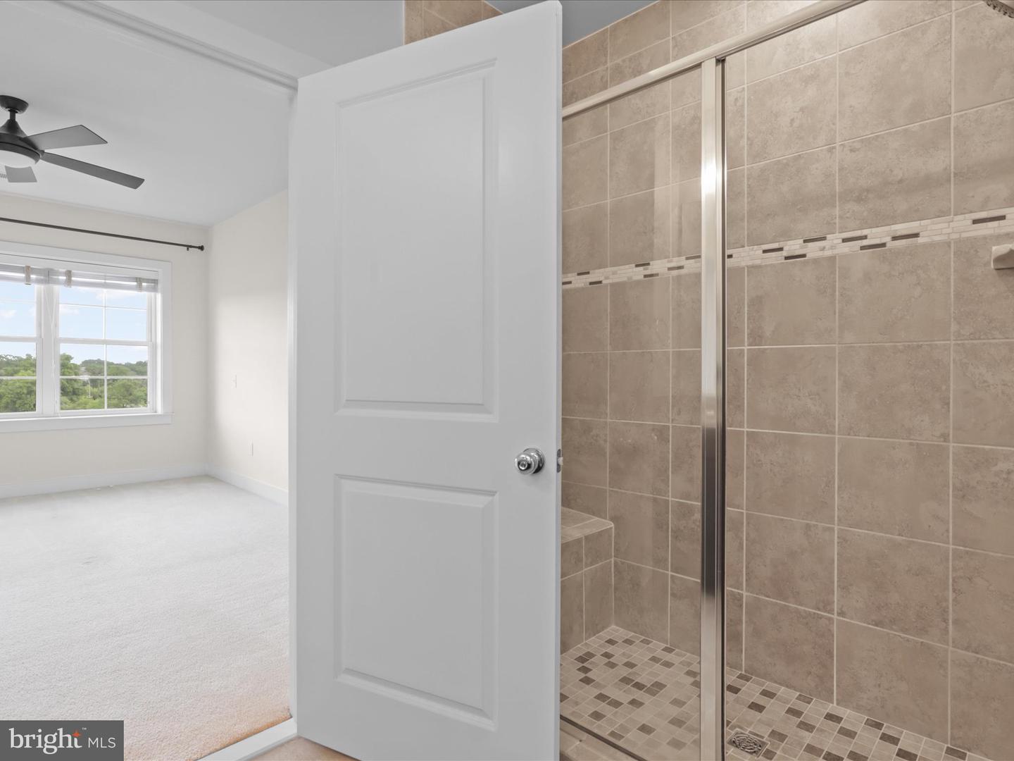2903 BLEEKER ST #5-401, FAIRFAX, Virginia 22031, 2 Bedrooms Bedrooms, ,2 BathroomsBathrooms,Residential,For sale,2903 BLEEKER ST #5-401,VAFX2242160 MLS # VAFX2242160