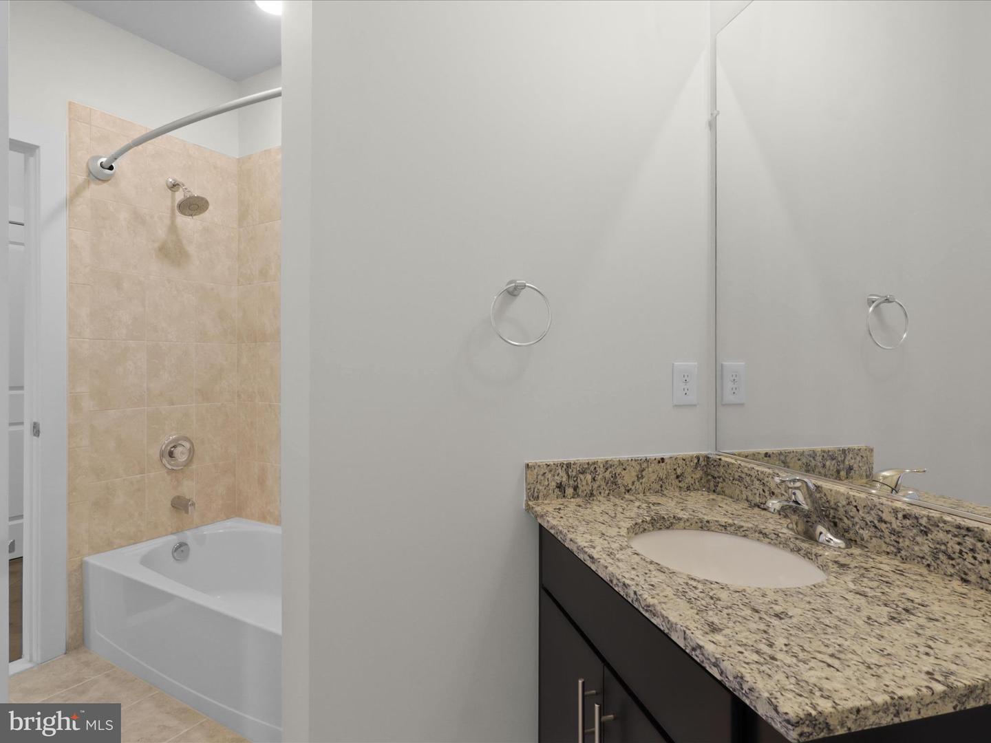 2903 BLEEKER ST #5-401, FAIRFAX, Virginia 22031, 2 Bedrooms Bedrooms, ,2 BathroomsBathrooms,Residential,For sale,2903 BLEEKER ST #5-401,VAFX2242160 MLS # VAFX2242160