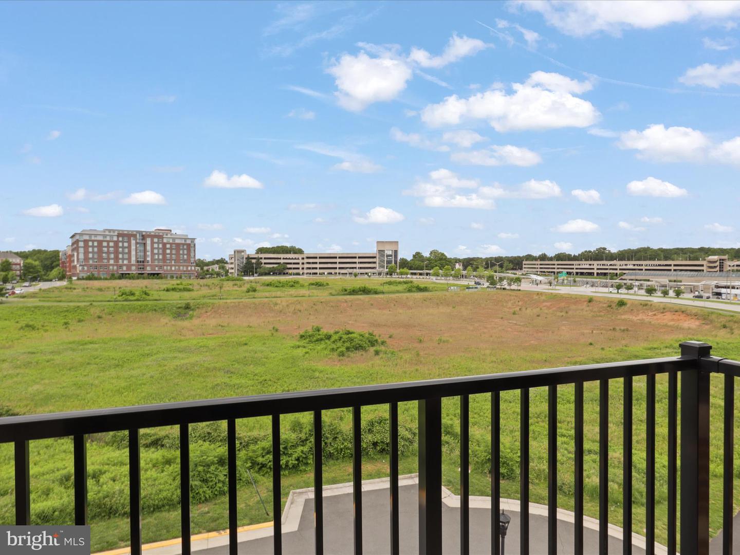 2903 BLEEKER ST #5-401, FAIRFAX, Virginia 22031, 2 Bedrooms Bedrooms, ,2 BathroomsBathrooms,Residential,For sale,2903 BLEEKER ST #5-401,VAFX2242160 MLS # VAFX2242160