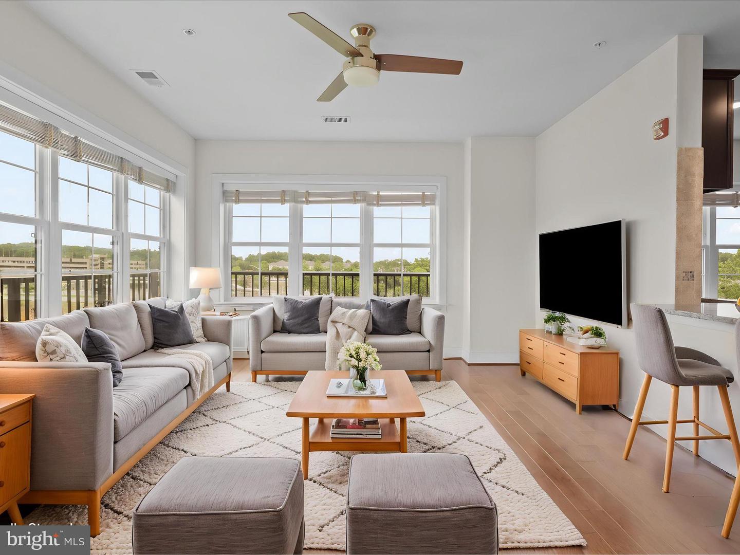 2903 BLEEKER ST #5-401, FAIRFAX, Virginia 22031, 2 Bedrooms Bedrooms, ,2 BathroomsBathrooms,Residential,For sale,2903 BLEEKER ST #5-401,VAFX2242160 MLS # VAFX2242160