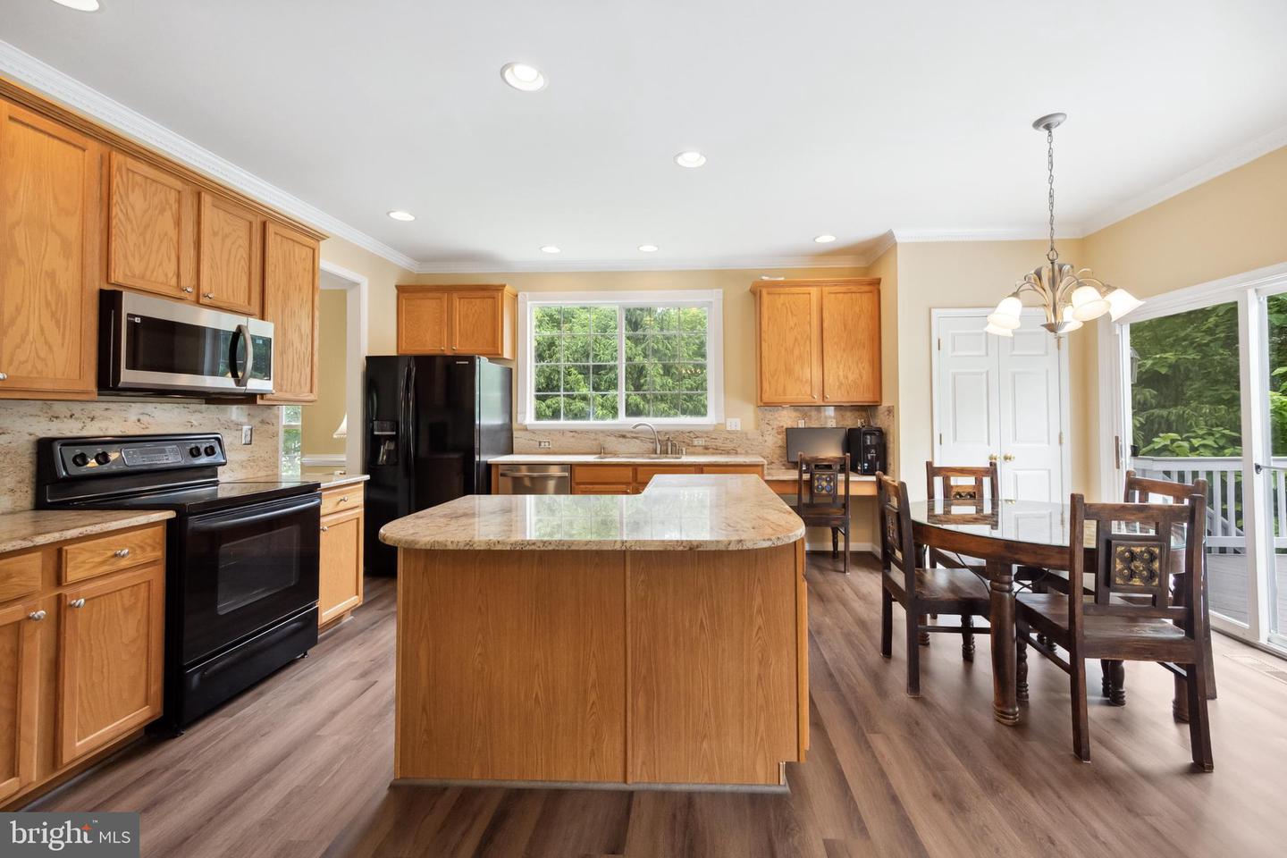 8456 SUMMER BREEZE PL, MANASSAS, Virginia 20112, 5 Bedrooms Bedrooms, ,4 BathroomsBathrooms,Residential,For sale,8456 SUMMER BREEZE PL,VAPW2095284 MLS # VAPW2095284