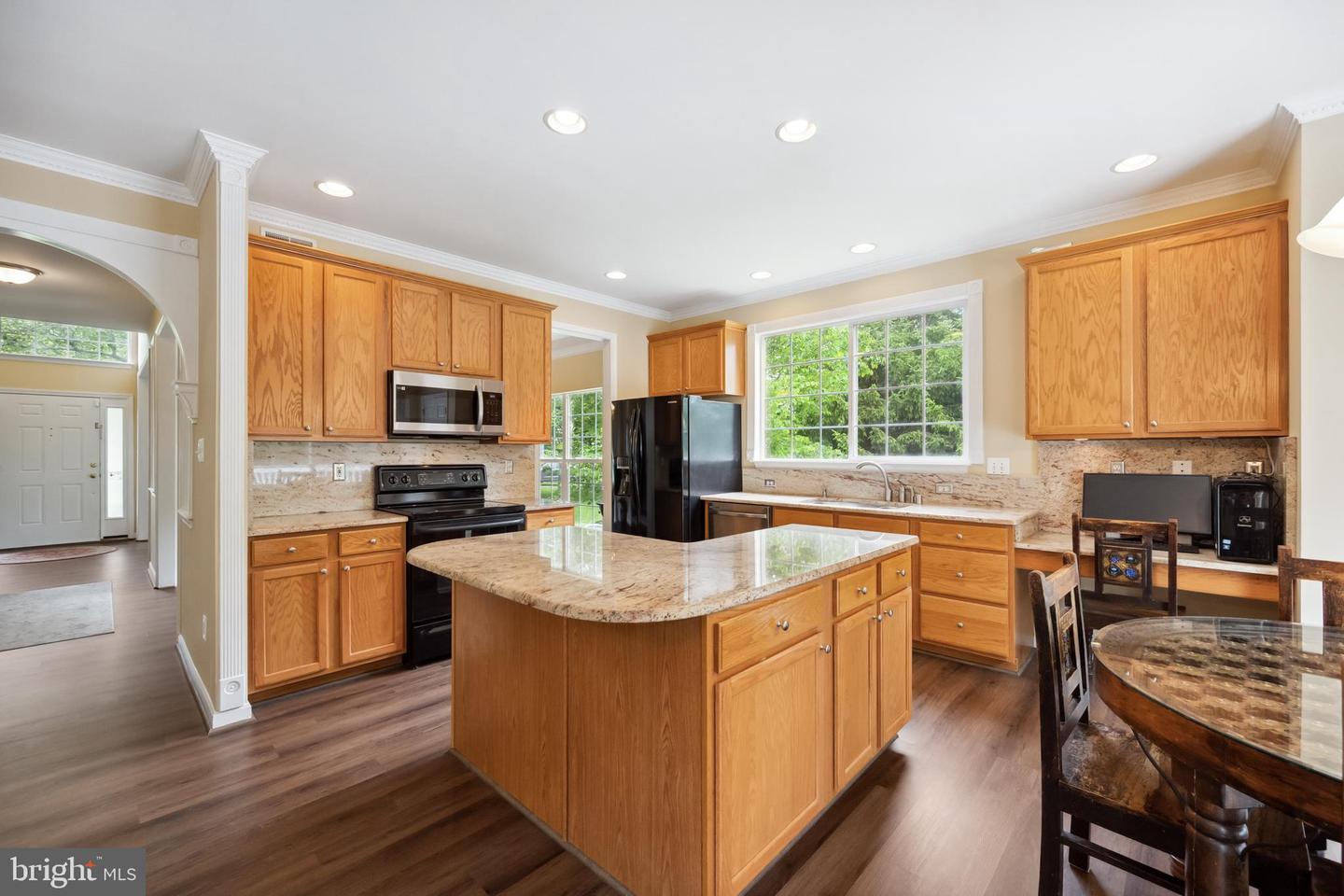 8456 SUMMER BREEZE PL, MANASSAS, Virginia 20112, 5 Bedrooms Bedrooms, ,4 BathroomsBathrooms,Residential,For sale,8456 SUMMER BREEZE PL,VAPW2095284 MLS # VAPW2095284