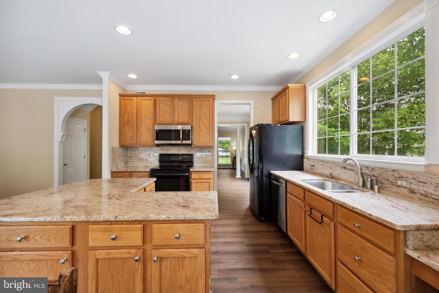 8456 SUMMER BREEZE PL, MANASSAS, Virginia 20112, 5 Bedrooms Bedrooms, ,4 BathroomsBathrooms,Residential,For sale,8456 SUMMER BREEZE PL,VAPW2095284 MLS # VAPW2095284