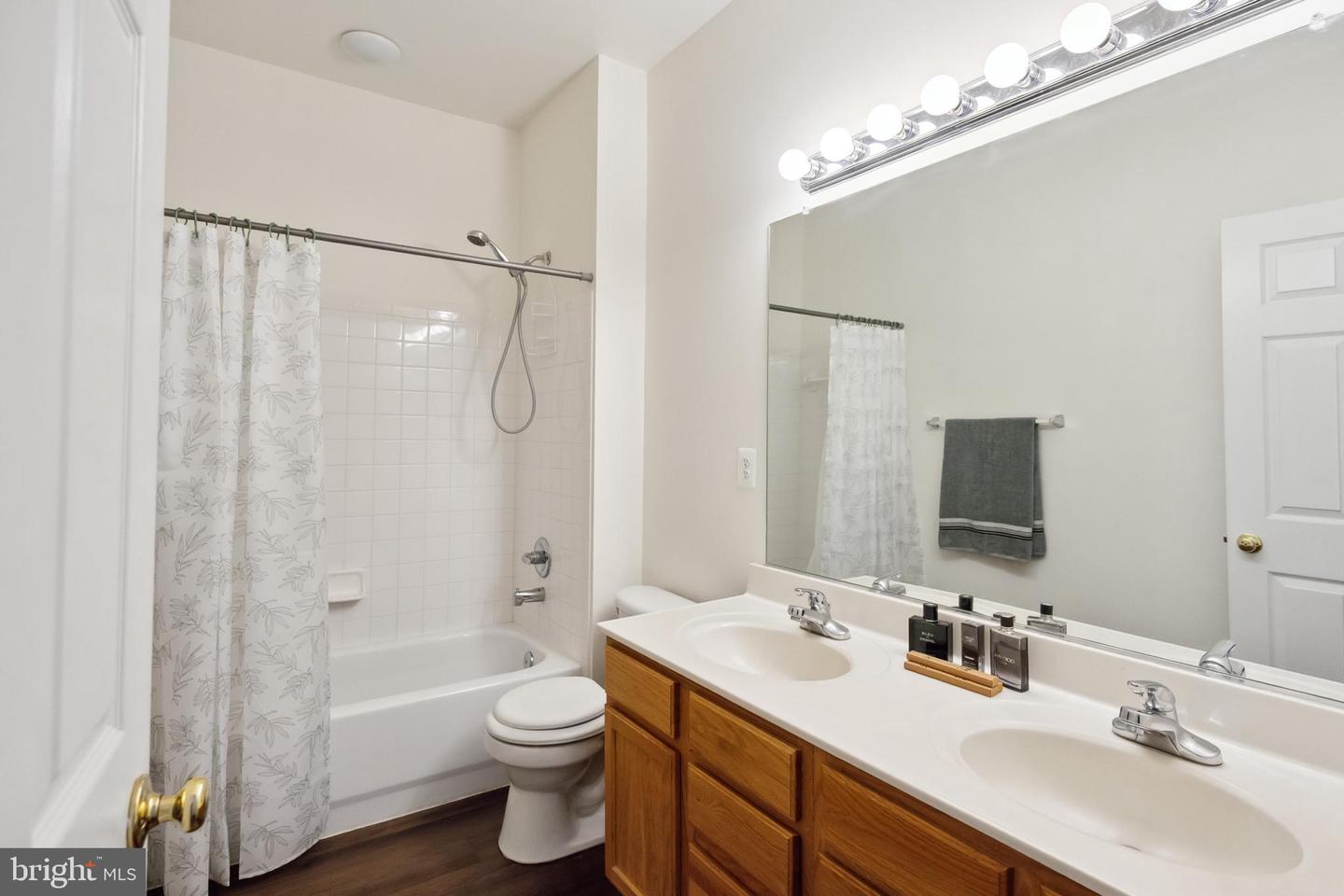 8456 SUMMER BREEZE PL, MANASSAS, Virginia 20112, 5 Bedrooms Bedrooms, ,4 BathroomsBathrooms,Residential,For sale,8456 SUMMER BREEZE PL,VAPW2095284 MLS # VAPW2095284
