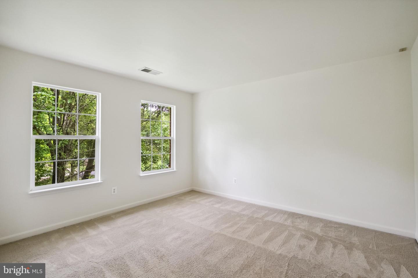8456 SUMMER BREEZE PL, MANASSAS, Virginia 20112, 5 Bedrooms Bedrooms, ,4 BathroomsBathrooms,Residential,For sale,8456 SUMMER BREEZE PL,VAPW2095284 MLS # VAPW2095284