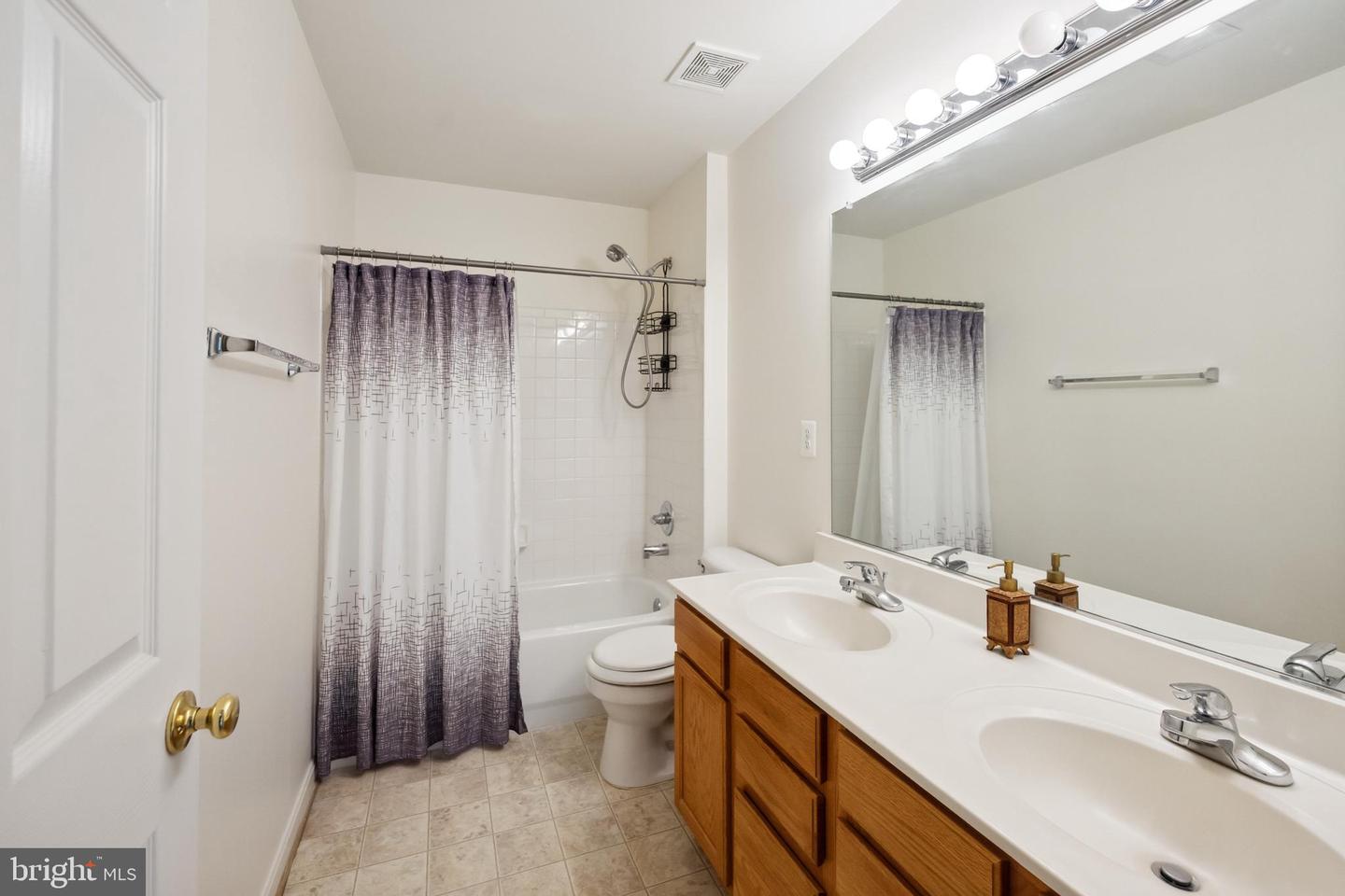 8456 SUMMER BREEZE PL, MANASSAS, Virginia 20112, 5 Bedrooms Bedrooms, ,4 BathroomsBathrooms,Residential,For sale,8456 SUMMER BREEZE PL,VAPW2095284 MLS # VAPW2095284
