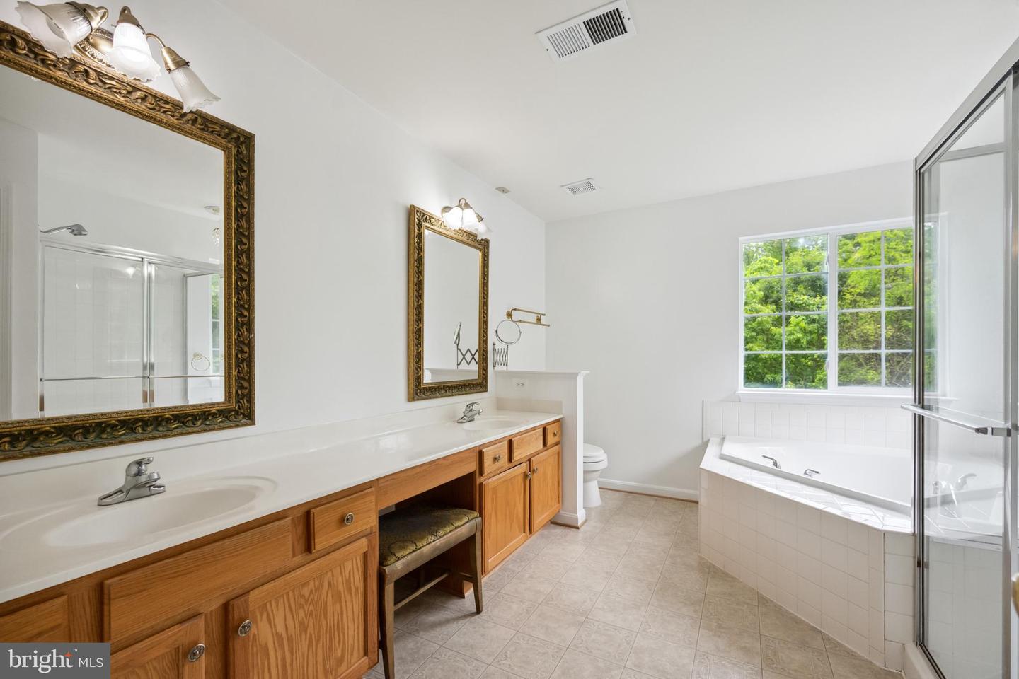 8456 SUMMER BREEZE PL, MANASSAS, Virginia 20112, 5 Bedrooms Bedrooms, ,4 BathroomsBathrooms,Residential,For sale,8456 SUMMER BREEZE PL,VAPW2095284 MLS # VAPW2095284