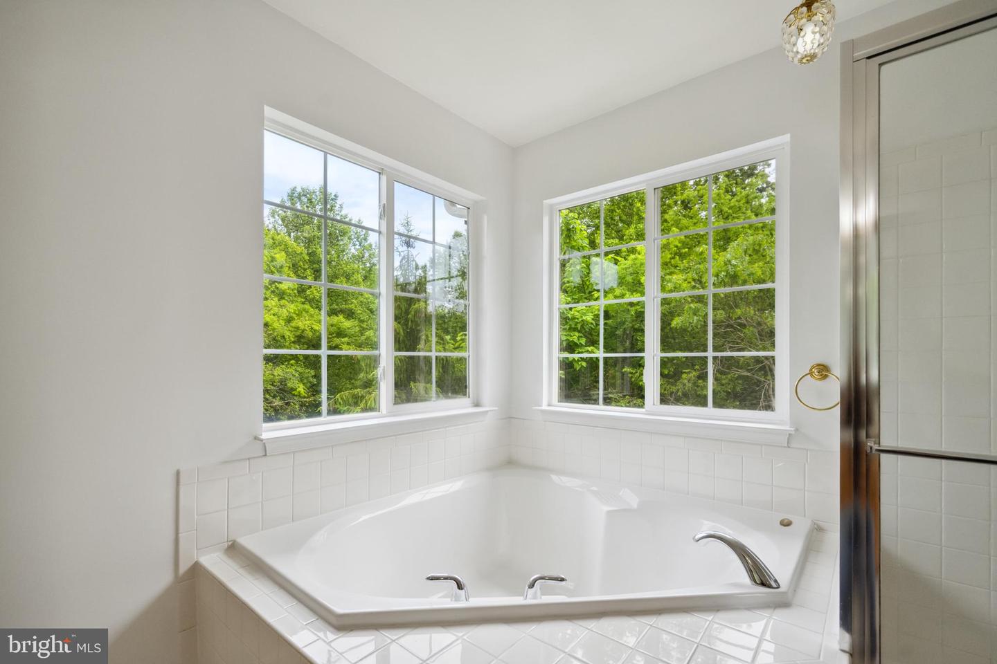 8456 SUMMER BREEZE PL, MANASSAS, Virginia 20112, 5 Bedrooms Bedrooms, ,4 BathroomsBathrooms,Residential,For sale,8456 SUMMER BREEZE PL,VAPW2095284 MLS # VAPW2095284