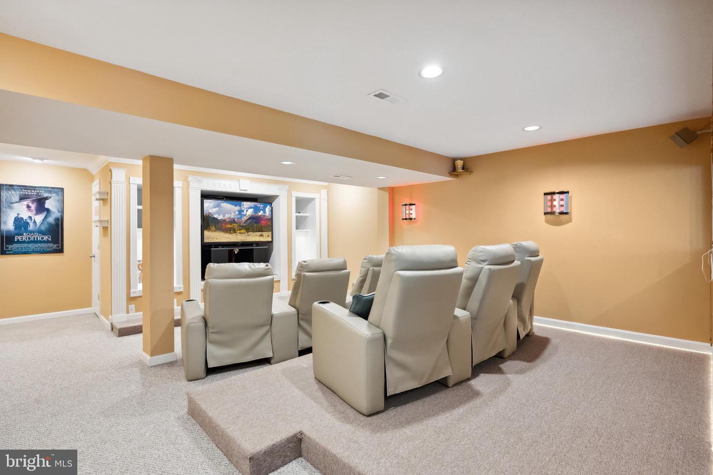 8456 SUMMER BREEZE PL, MANASSAS, Virginia 20112, 5 Bedrooms Bedrooms, ,4 BathroomsBathrooms,Residential,For sale,8456 SUMMER BREEZE PL,VAPW2095284 MLS # VAPW2095284
