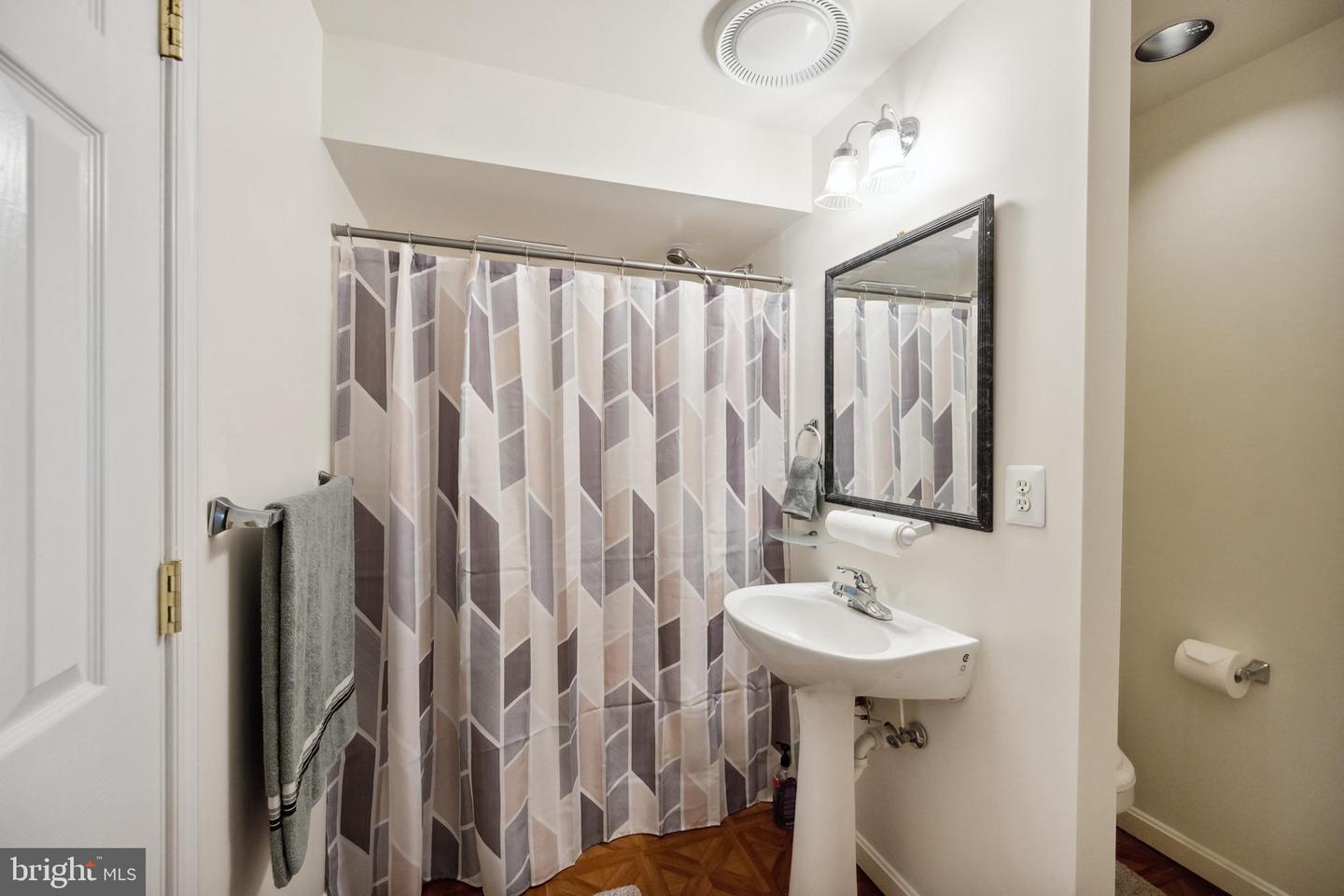 8456 SUMMER BREEZE PL, MANASSAS, Virginia 20112, 5 Bedrooms Bedrooms, ,4 BathroomsBathrooms,Residential,For sale,8456 SUMMER BREEZE PL,VAPW2095284 MLS # VAPW2095284