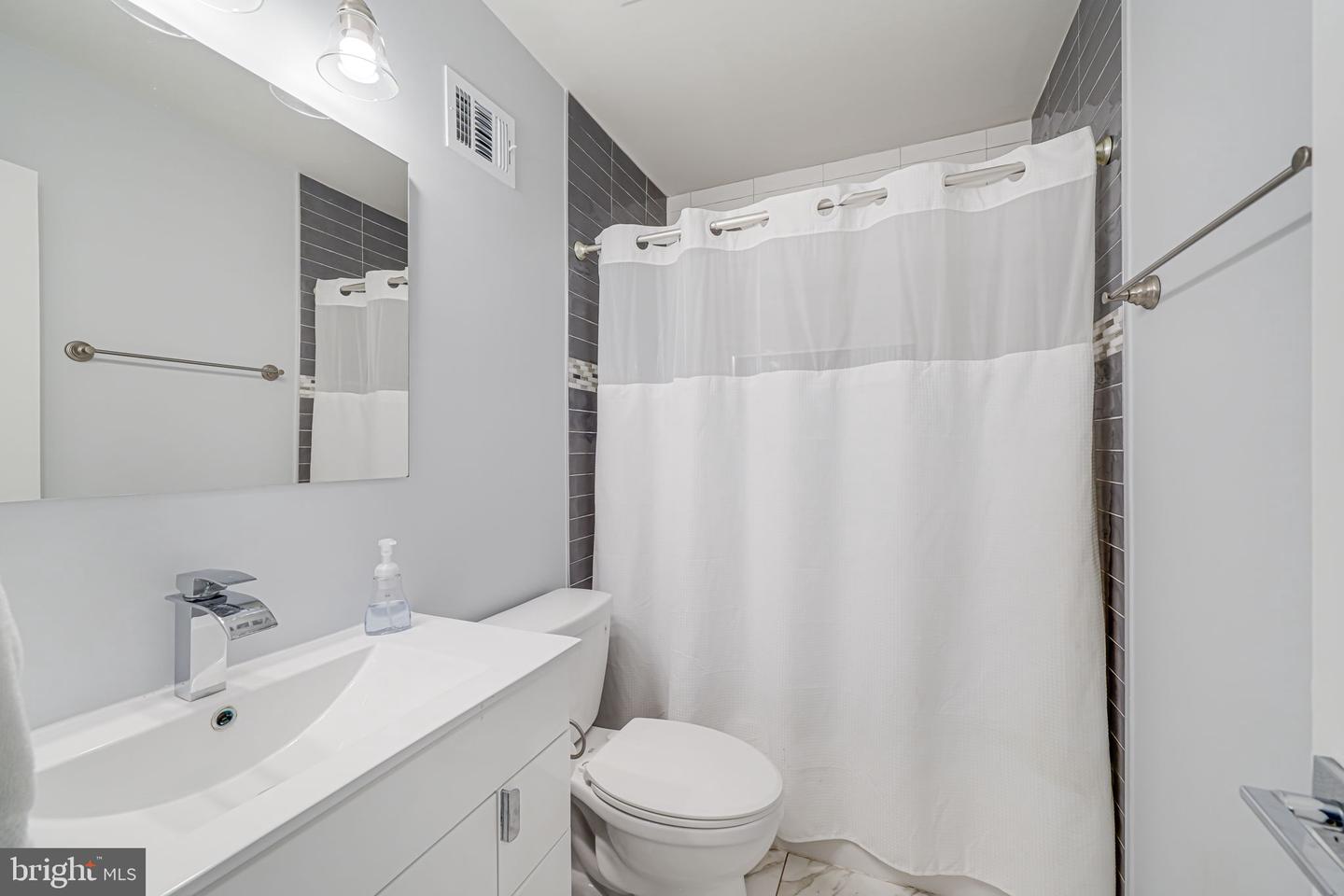4005 KLOMAN ST, ANNANDALE, Virginia 22003, 5 Bedrooms Bedrooms, ,2 BathroomsBathrooms,Residential,For sale,4005 KLOMAN ST,VAFX2242830 MLS # VAFX2242830