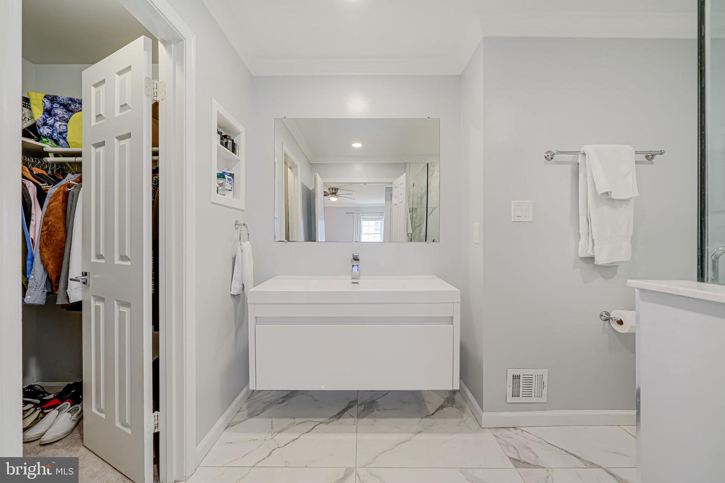 4005 KLOMAN ST, ANNANDALE, Virginia 22003, 5 Bedrooms Bedrooms, ,2 BathroomsBathrooms,Residential,For sale,4005 KLOMAN ST,VAFX2242830 MLS # VAFX2242830