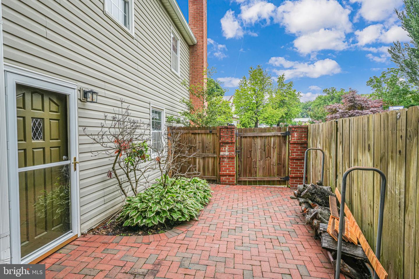 4005 KLOMAN ST, ANNANDALE, Virginia 22003, 5 Bedrooms Bedrooms, ,2 BathroomsBathrooms,Residential,For sale,4005 KLOMAN ST,VAFX2242830 MLS # VAFX2242830