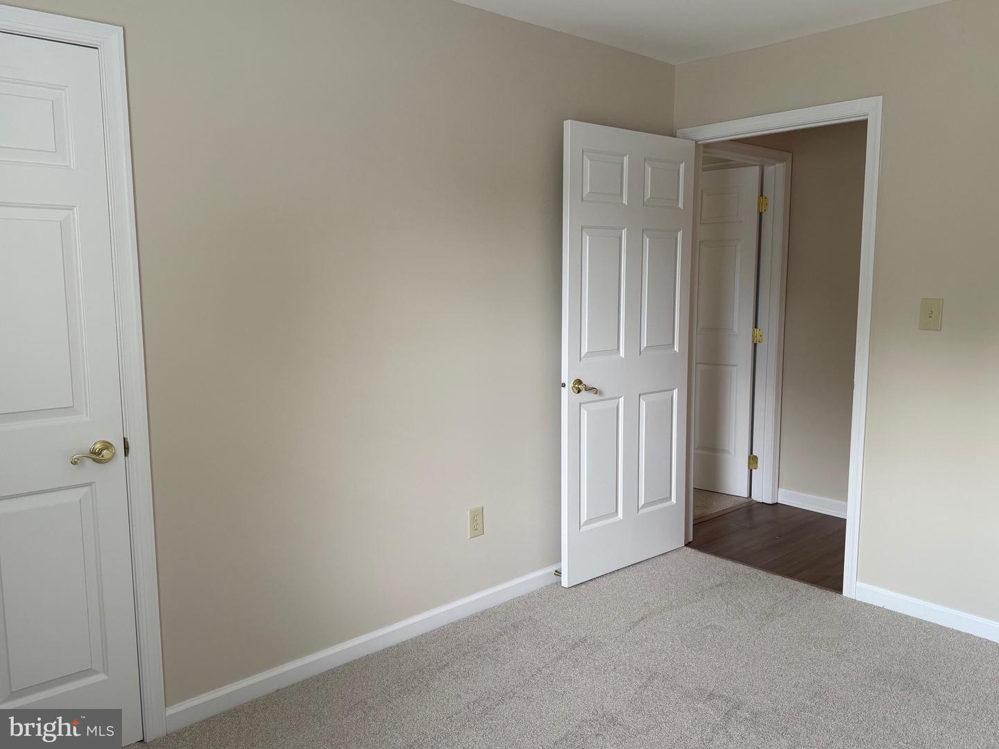 11002 KOMAN CIR, MANASSAS, Virginia 20109, 2 Bedrooms Bedrooms, ,2 BathroomsBathrooms,Residential,For sale,11002 KOMAN CIR,VAPW2095038 MLS # VAPW2095038