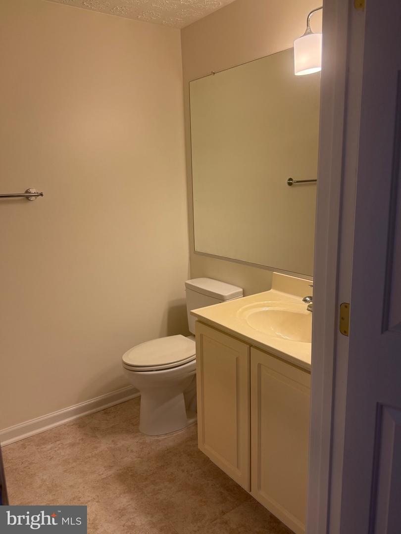 11002 KOMAN CIR, MANASSAS, Virginia 20109, 2 Bedrooms Bedrooms, ,2 BathroomsBathrooms,Residential,For sale,11002 KOMAN CIR,VAPW2095038 MLS # VAPW2095038