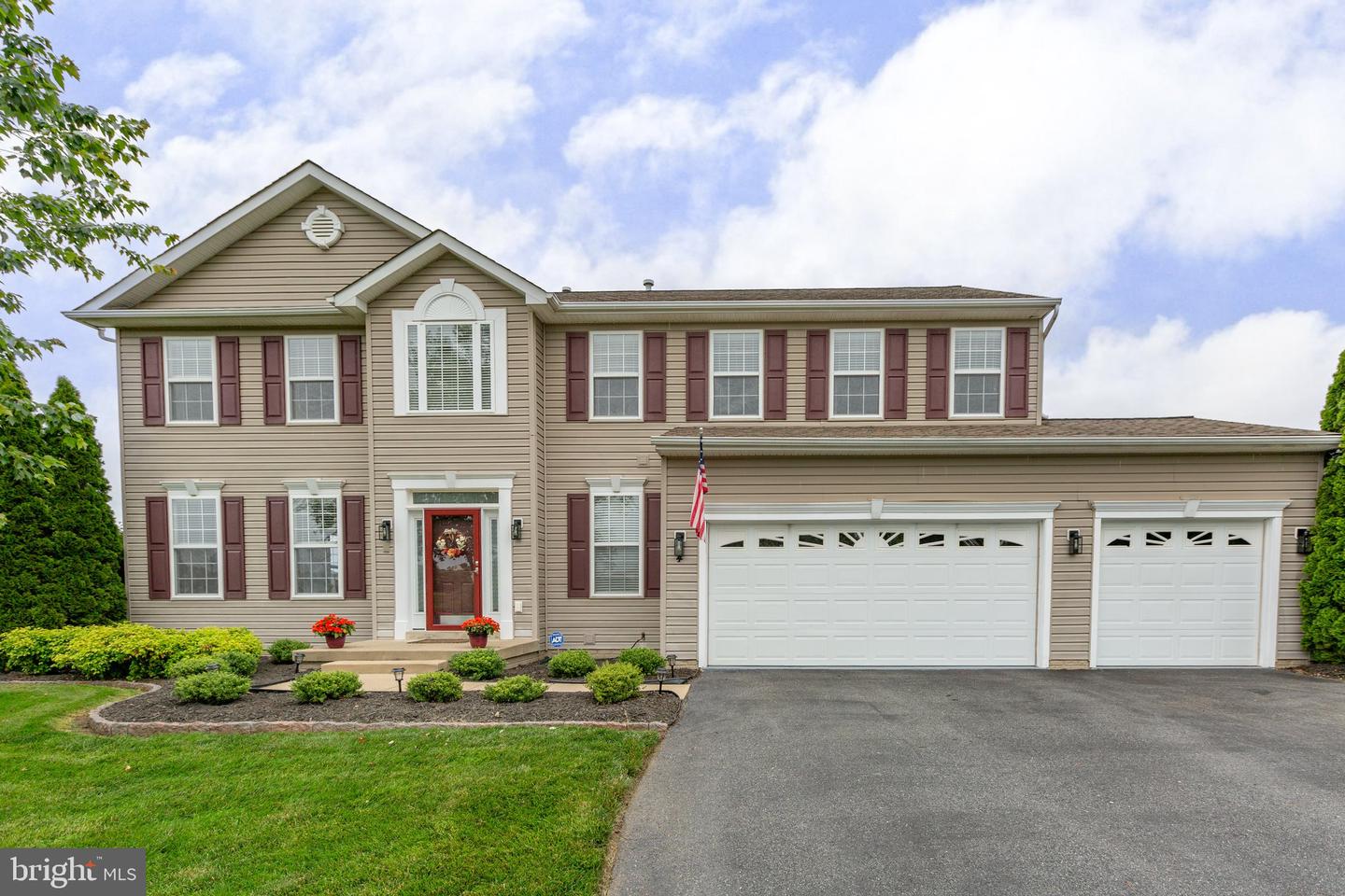 4 SABLE LN, STAFFORD, Virginia 22554, 5 Bedrooms Bedrooms, ,3 BathroomsBathrooms,Residential,For sale,4 SABLE LN,VAST2038990 MLS # VAST2038990