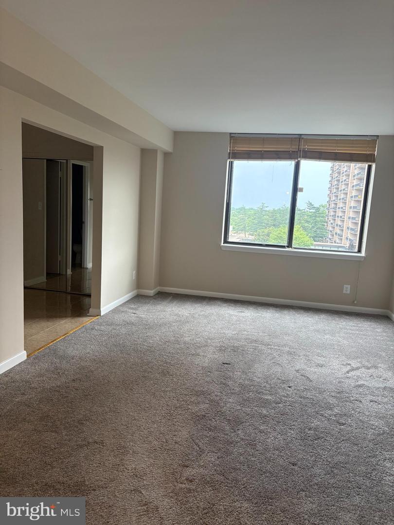 3709 S GEORGE MASON DR #305, FALLS CHURCH, Virginia 22041, 3 Bedrooms Bedrooms, ,2 BathroomsBathrooms,Residential,For sale,3709 S GEORGE MASON DR #305,VAFX2242252 MLS # VAFX2242252