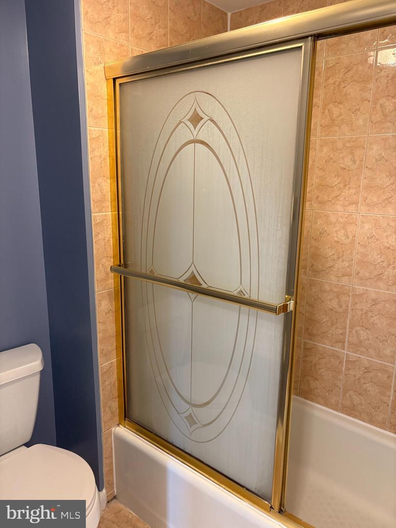 3709 S GEORGE MASON DR #305, FALLS CHURCH, Virginia 22041, 3 Bedrooms Bedrooms, ,2 BathroomsBathrooms,Residential,For sale,3709 S GEORGE MASON DR #305,VAFX2242252 MLS # VAFX2242252