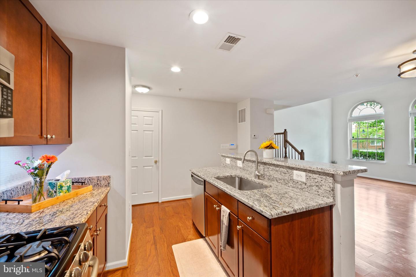6124 ASTER HAVEN CIR, HAYMARKET, Virginia 20169, 2 Bedrooms Bedrooms, ,2 BathroomsBathrooms,Residential,For sale,6124 ASTER HAVEN CIR,VAPW2095252 MLS # VAPW2095252