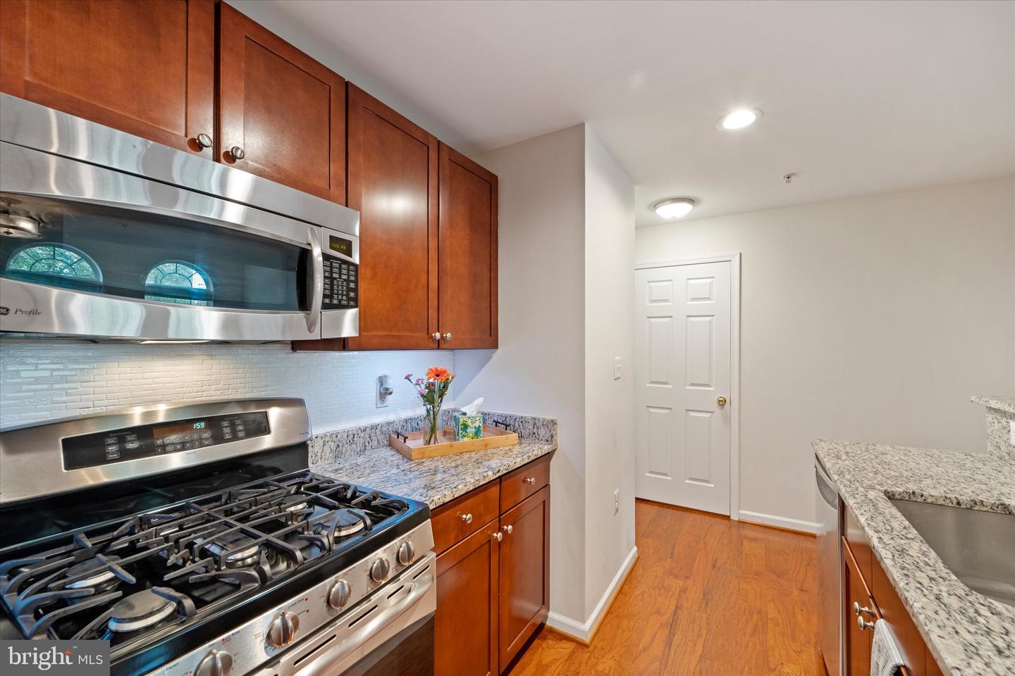 6124 ASTER HAVEN CIR, HAYMARKET, Virginia 20169, 2 Bedrooms Bedrooms, ,2 BathroomsBathrooms,Residential,For sale,6124 ASTER HAVEN CIR,VAPW2095252 MLS # VAPW2095252