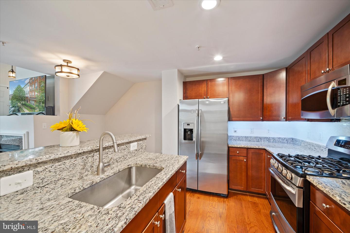 6124 ASTER HAVEN CIR, HAYMARKET, Virginia 20169, 2 Bedrooms Bedrooms, ,2 BathroomsBathrooms,Residential,For sale,6124 ASTER HAVEN CIR,VAPW2095252 MLS # VAPW2095252