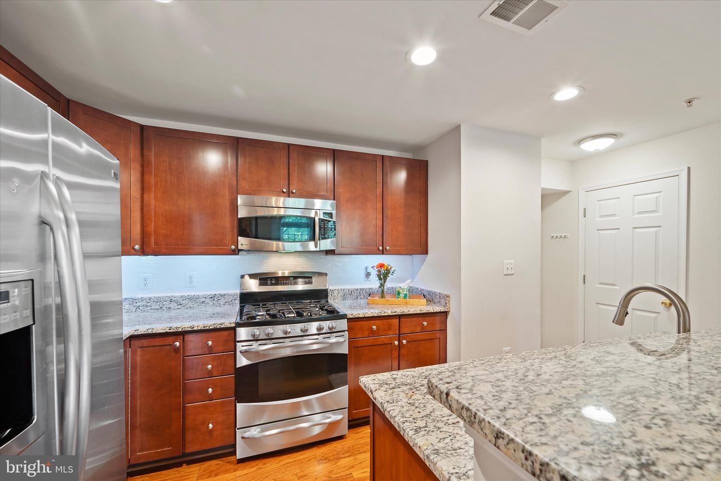 6124 ASTER HAVEN CIR, HAYMARKET, Virginia 20169, 2 Bedrooms Bedrooms, ,2 BathroomsBathrooms,Residential,For sale,6124 ASTER HAVEN CIR,VAPW2095252 MLS # VAPW2095252