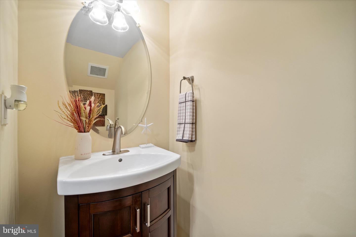 6124 ASTER HAVEN CIR, HAYMARKET, Virginia 20169, 2 Bedrooms Bedrooms, ,2 BathroomsBathrooms,Residential,For sale,6124 ASTER HAVEN CIR,VAPW2095252 MLS # VAPW2095252
