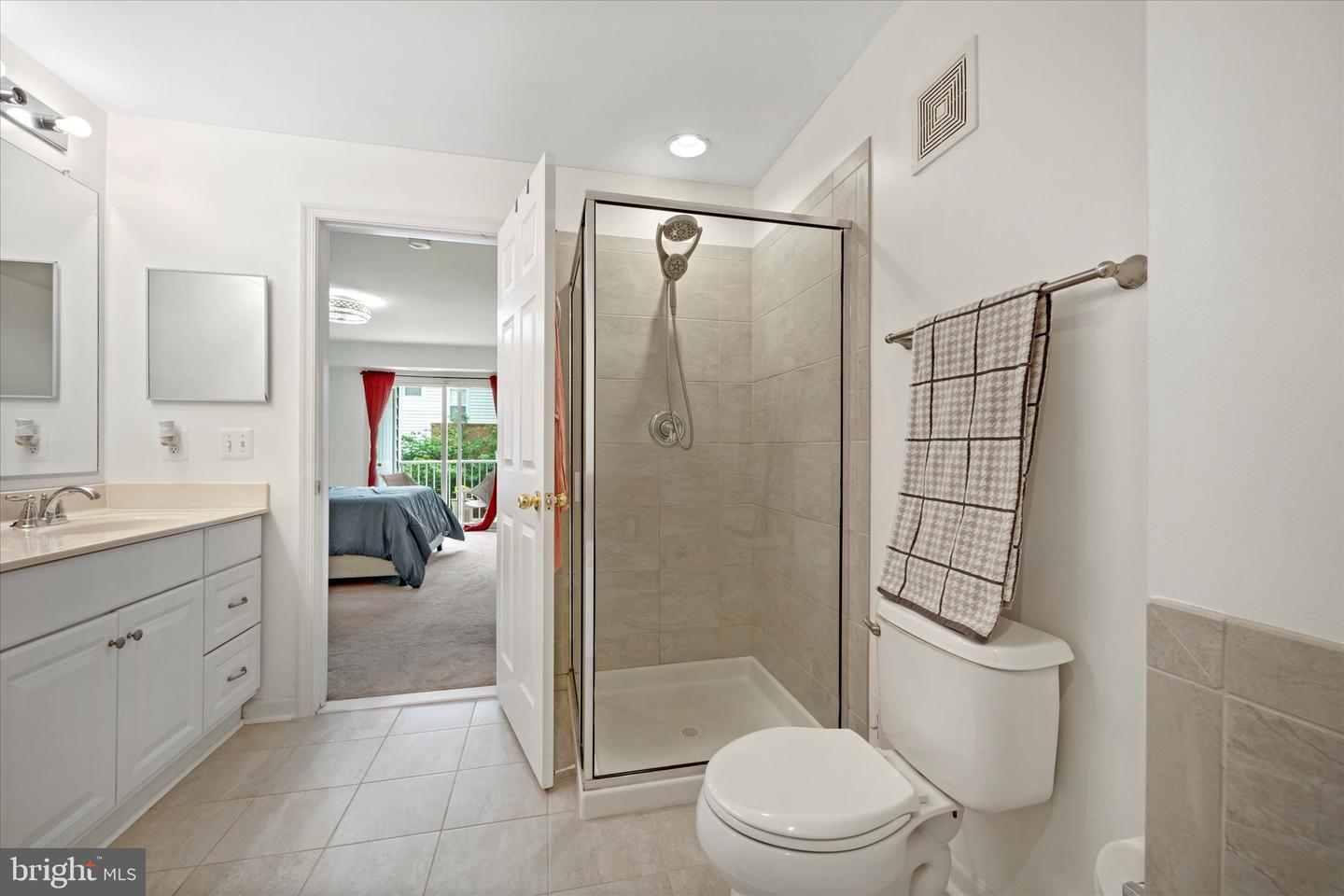 6124 ASTER HAVEN CIR, HAYMARKET, Virginia 20169, 2 Bedrooms Bedrooms, ,2 BathroomsBathrooms,Residential,For sale,6124 ASTER HAVEN CIR,VAPW2095252 MLS # VAPW2095252