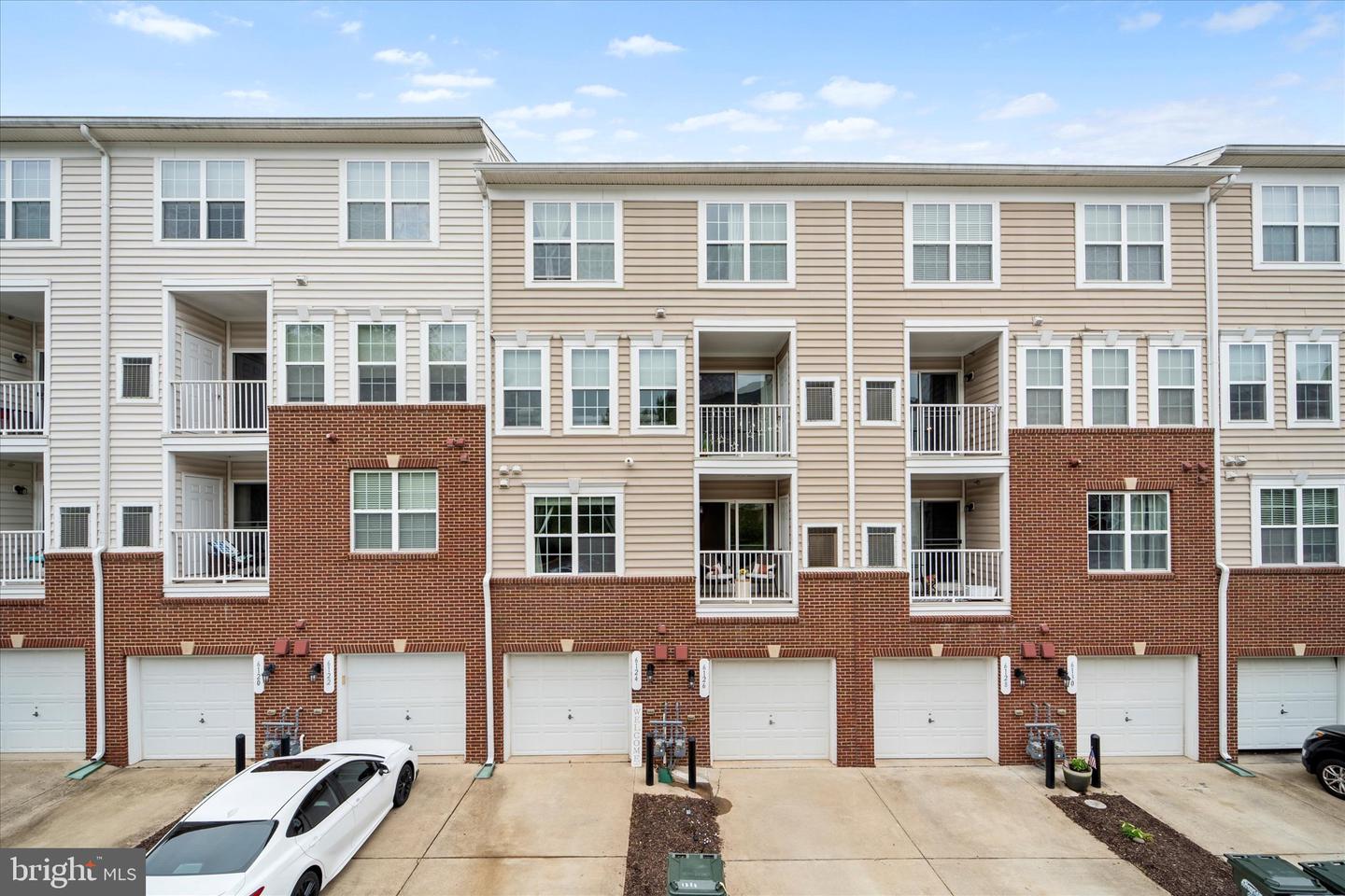 6124 ASTER HAVEN CIR, HAYMARKET, Virginia 20169, 2 Bedrooms Bedrooms, ,2 BathroomsBathrooms,Residential,For sale,6124 ASTER HAVEN CIR,VAPW2095252 MLS # VAPW2095252