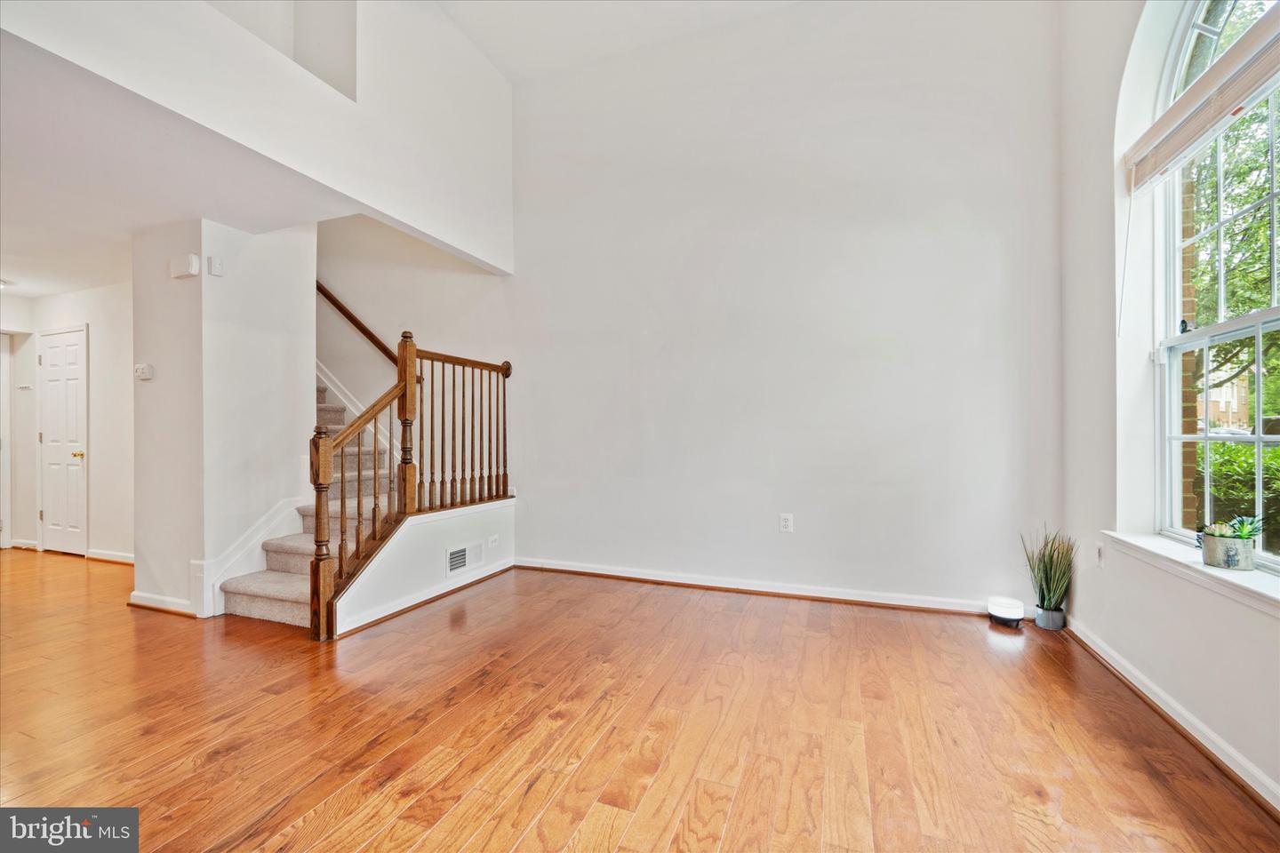 6124 ASTER HAVEN CIR, HAYMARKET, Virginia 20169, 2 Bedrooms Bedrooms, ,2 BathroomsBathrooms,Residential,For sale,6124 ASTER HAVEN CIR,VAPW2095252 MLS # VAPW2095252