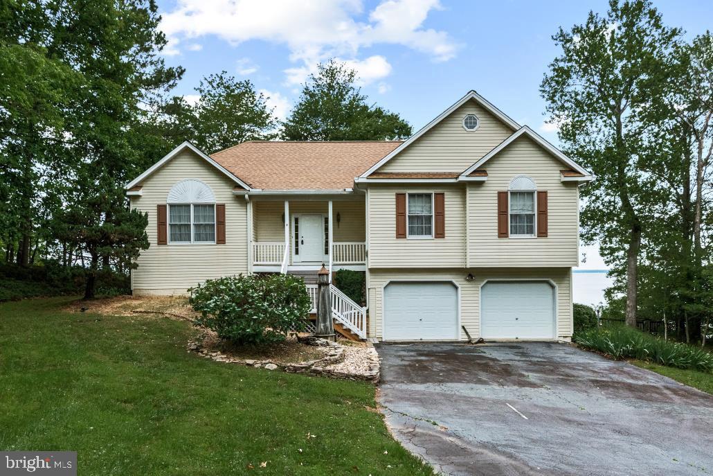 1753 NORTH INDEPENDENCE DRIVE, MONTROSS, Virginia 22520, 3 Bedrooms Bedrooms, 11 Rooms Rooms,3 BathroomsBathrooms,Residential,For sale,1753 NORTH INDEPENDENCE DRIVE,VAWE2008954 MLS # VAWE2008954
