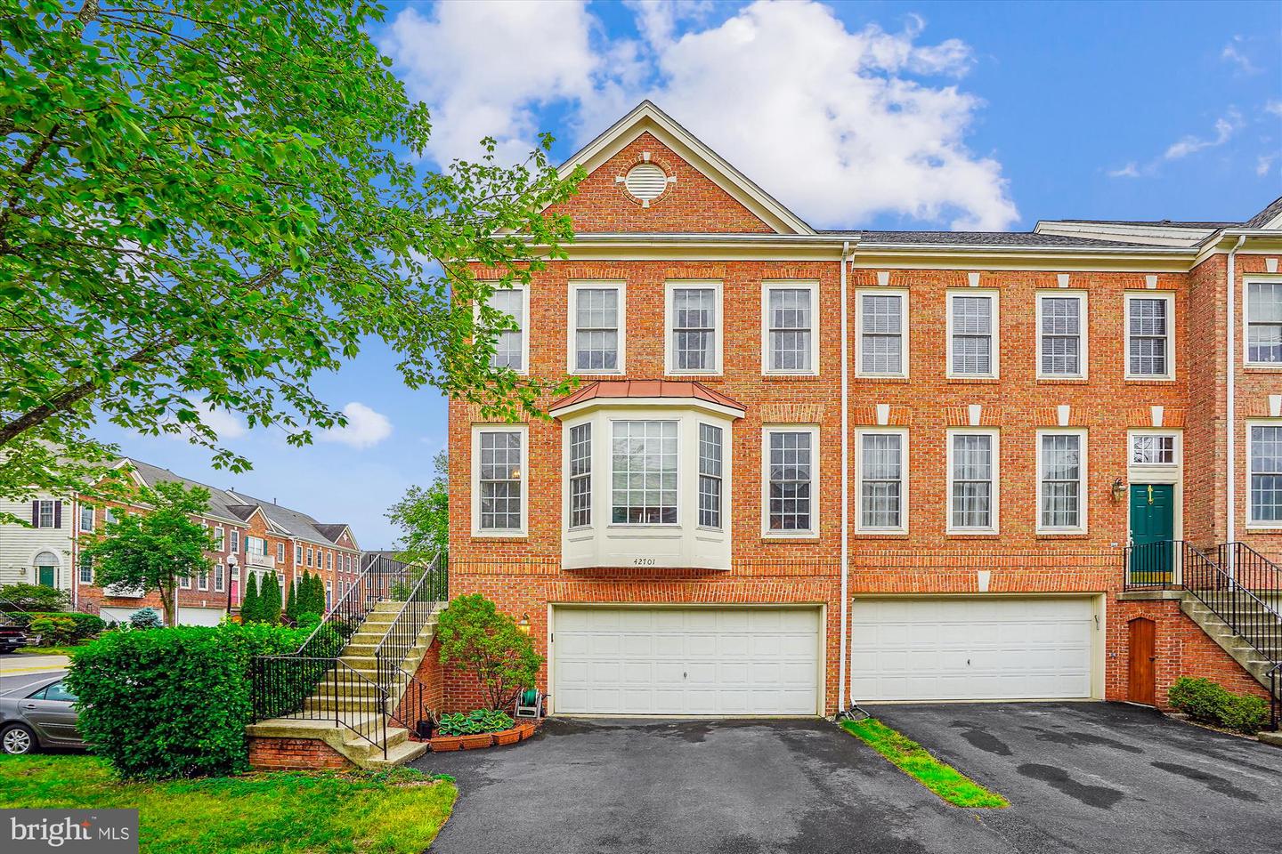42701 ROLLING ROCK SQ, CHANTILLY, Virginia 20152, 3 Bedrooms Bedrooms, ,2 BathroomsBathrooms,Residential,For sale,42701 ROLLING ROCK SQ,VALO2097648 MLS # VALO2097648