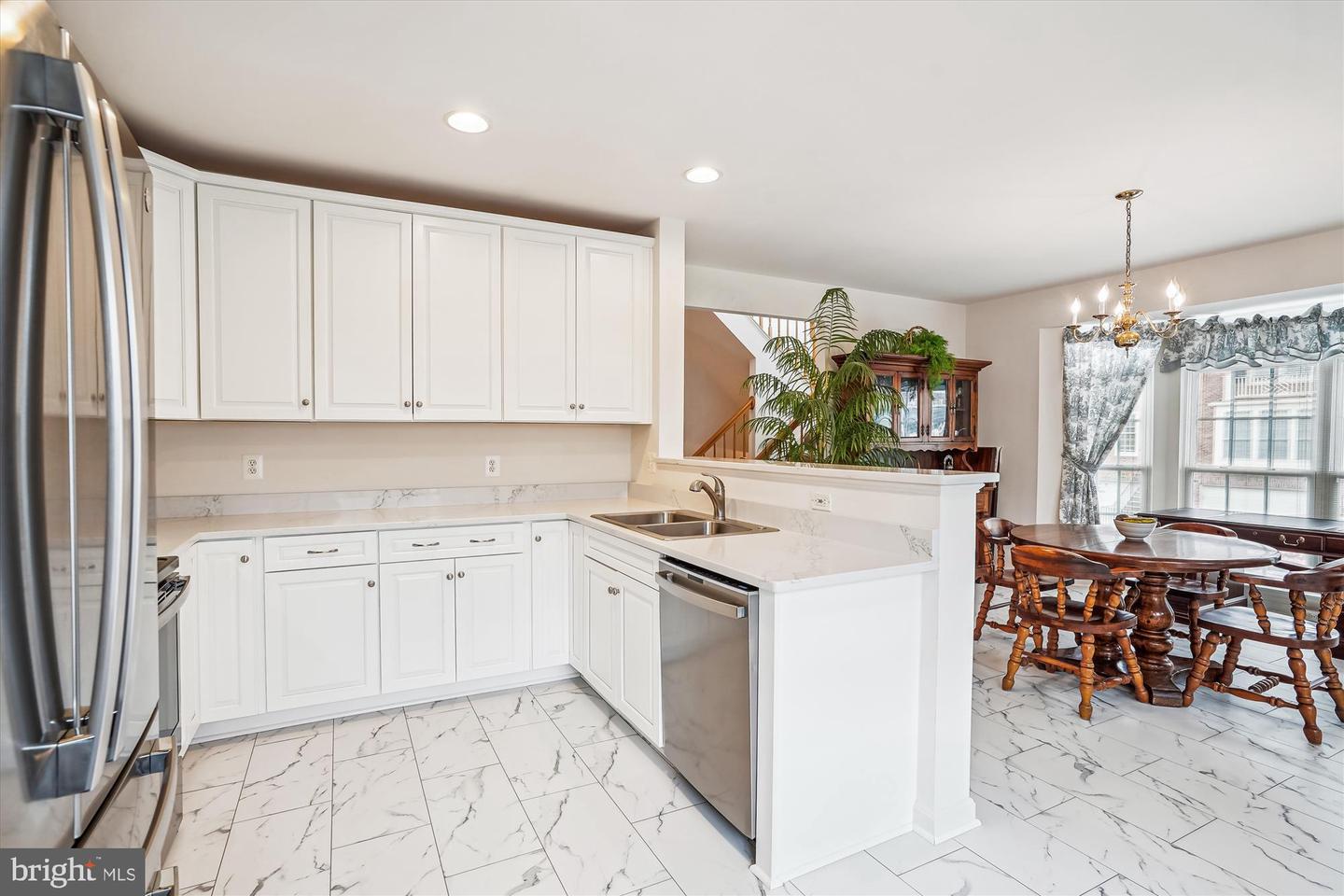 42701 ROLLING ROCK SQ, CHANTILLY, Virginia 20152, 3 Bedrooms Bedrooms, ,2 BathroomsBathrooms,Residential,For sale,42701 ROLLING ROCK SQ,VALO2097648 MLS # VALO2097648