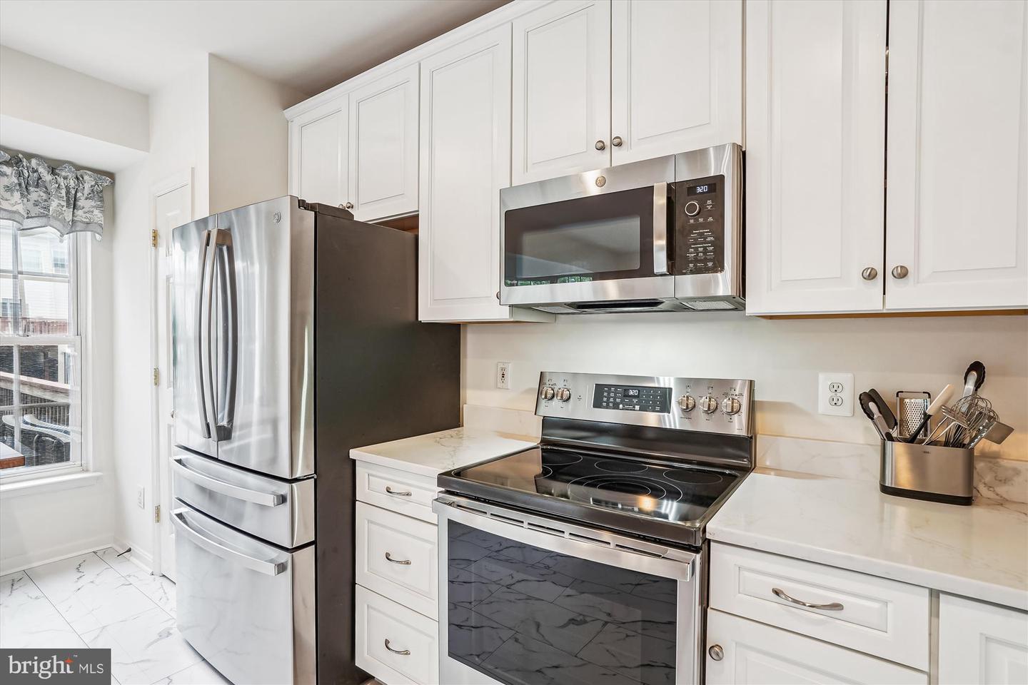42701 ROLLING ROCK SQ, CHANTILLY, Virginia 20152, 3 Bedrooms Bedrooms, ,2 BathroomsBathrooms,Residential,For sale,42701 ROLLING ROCK SQ,VALO2097648 MLS # VALO2097648