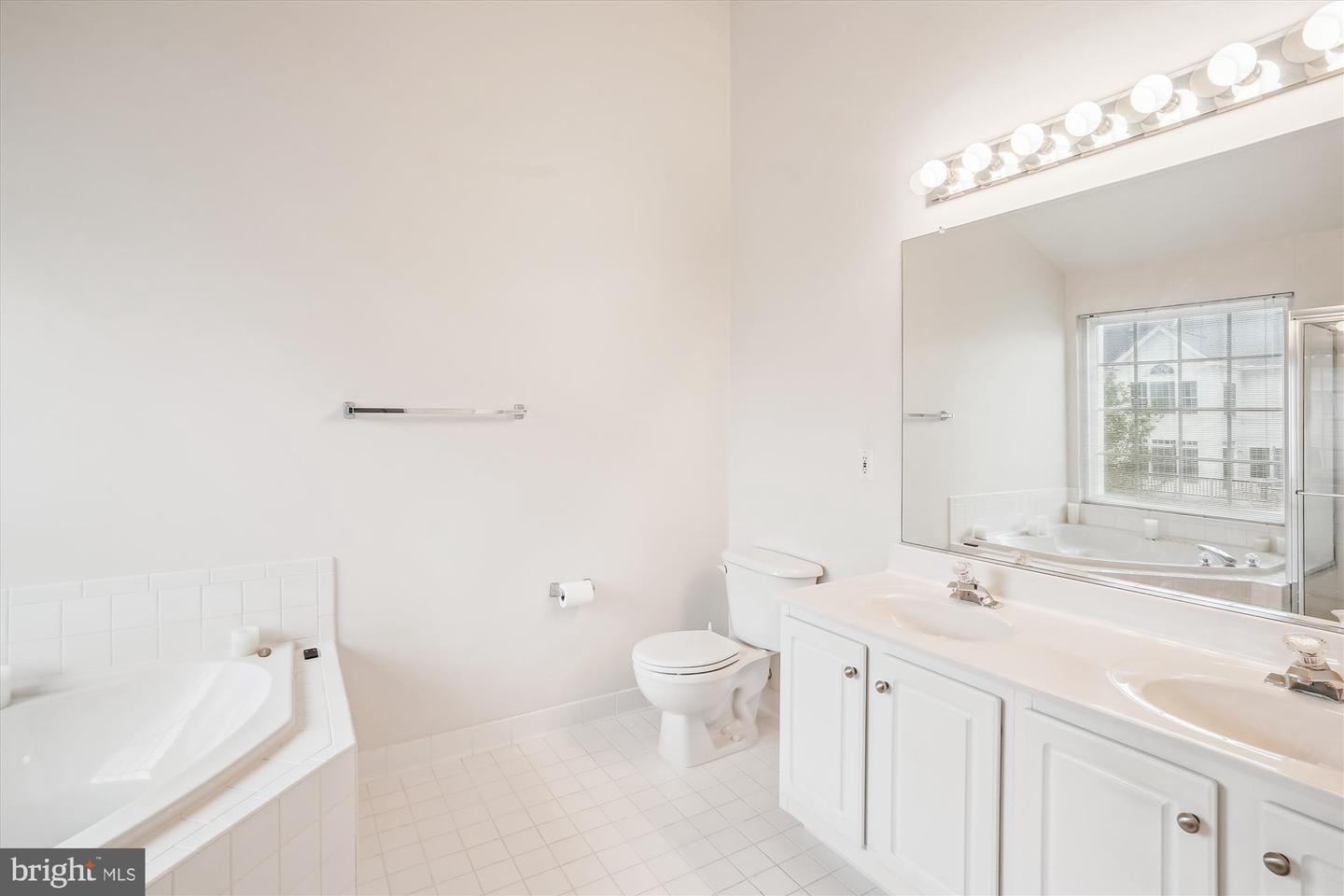 42701 ROLLING ROCK SQ, CHANTILLY, Virginia 20152, 3 Bedrooms Bedrooms, ,2 BathroomsBathrooms,Residential,For sale,42701 ROLLING ROCK SQ,VALO2097648 MLS # VALO2097648