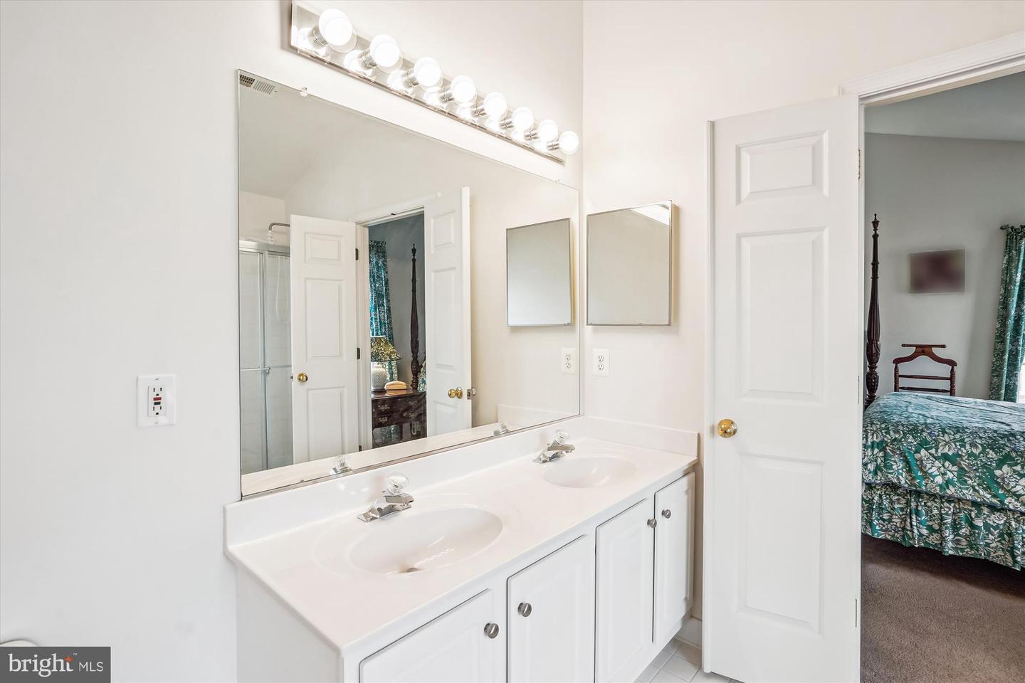 42701 ROLLING ROCK SQ, CHANTILLY, Virginia 20152, 3 Bedrooms Bedrooms, ,2 BathroomsBathrooms,Residential,For sale,42701 ROLLING ROCK SQ,VALO2097648 MLS # VALO2097648