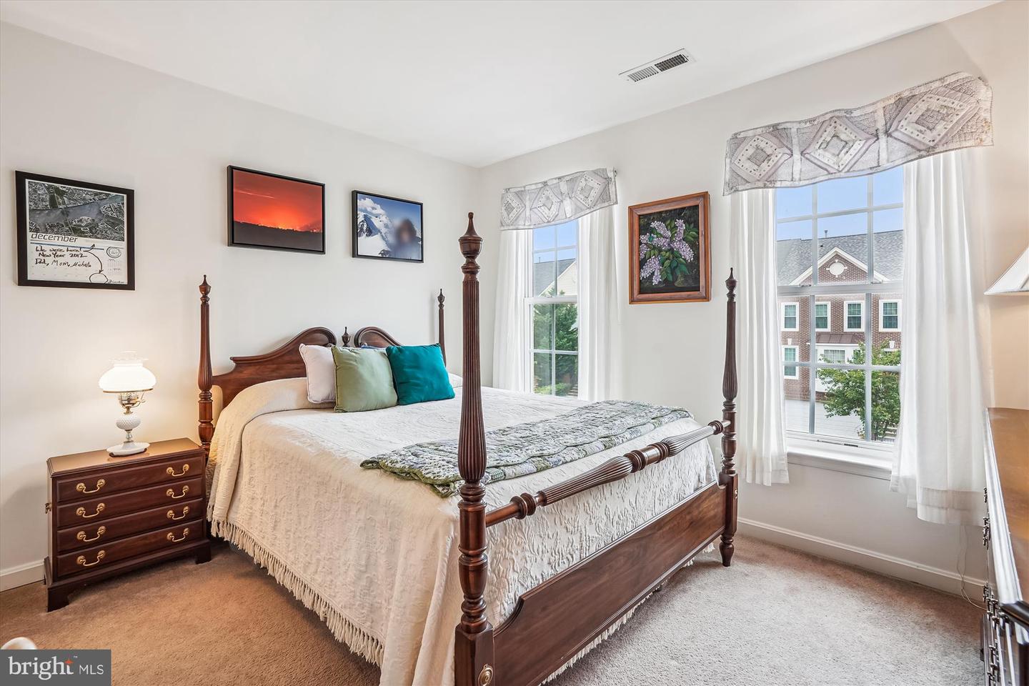42701 ROLLING ROCK SQ, CHANTILLY, Virginia 20152, 3 Bedrooms Bedrooms, ,2 BathroomsBathrooms,Residential,For sale,42701 ROLLING ROCK SQ,VALO2097648 MLS # VALO2097648