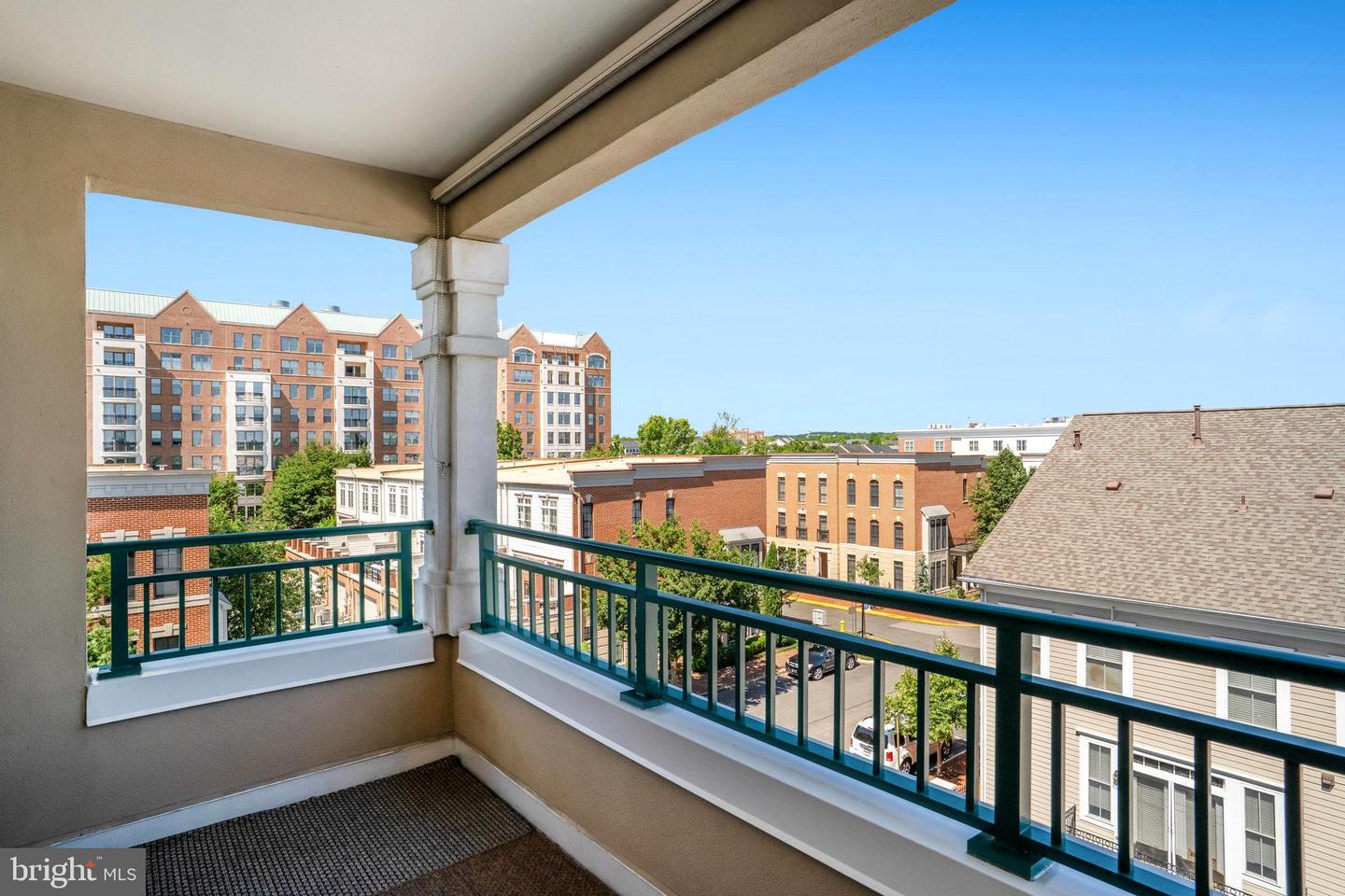 440 BELMONT BAY DR #406, WOODBRIDGE, Virginia 22191, 2 Bedrooms Bedrooms, ,2 BathroomsBathrooms,Residential,For sale,440 BELMONT BAY DR #406,VAPW2095218 MLS # VAPW2095218
