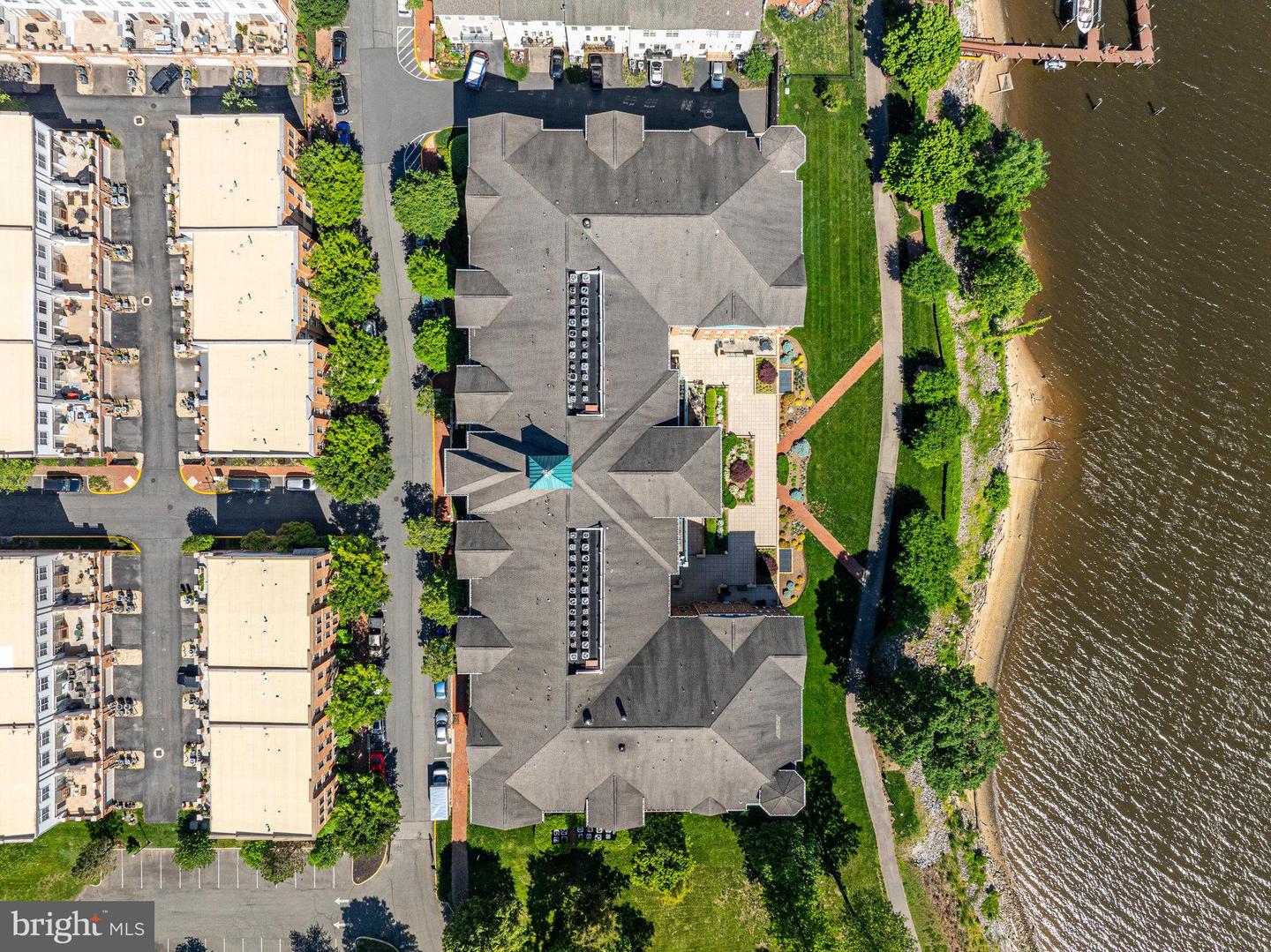 440 BELMONT BAY DR #406, WOODBRIDGE, Virginia 22191, 2 Bedrooms Bedrooms, ,2 BathroomsBathrooms,Residential,For sale,440 BELMONT BAY DR #406,VAPW2095218 MLS # VAPW2095218